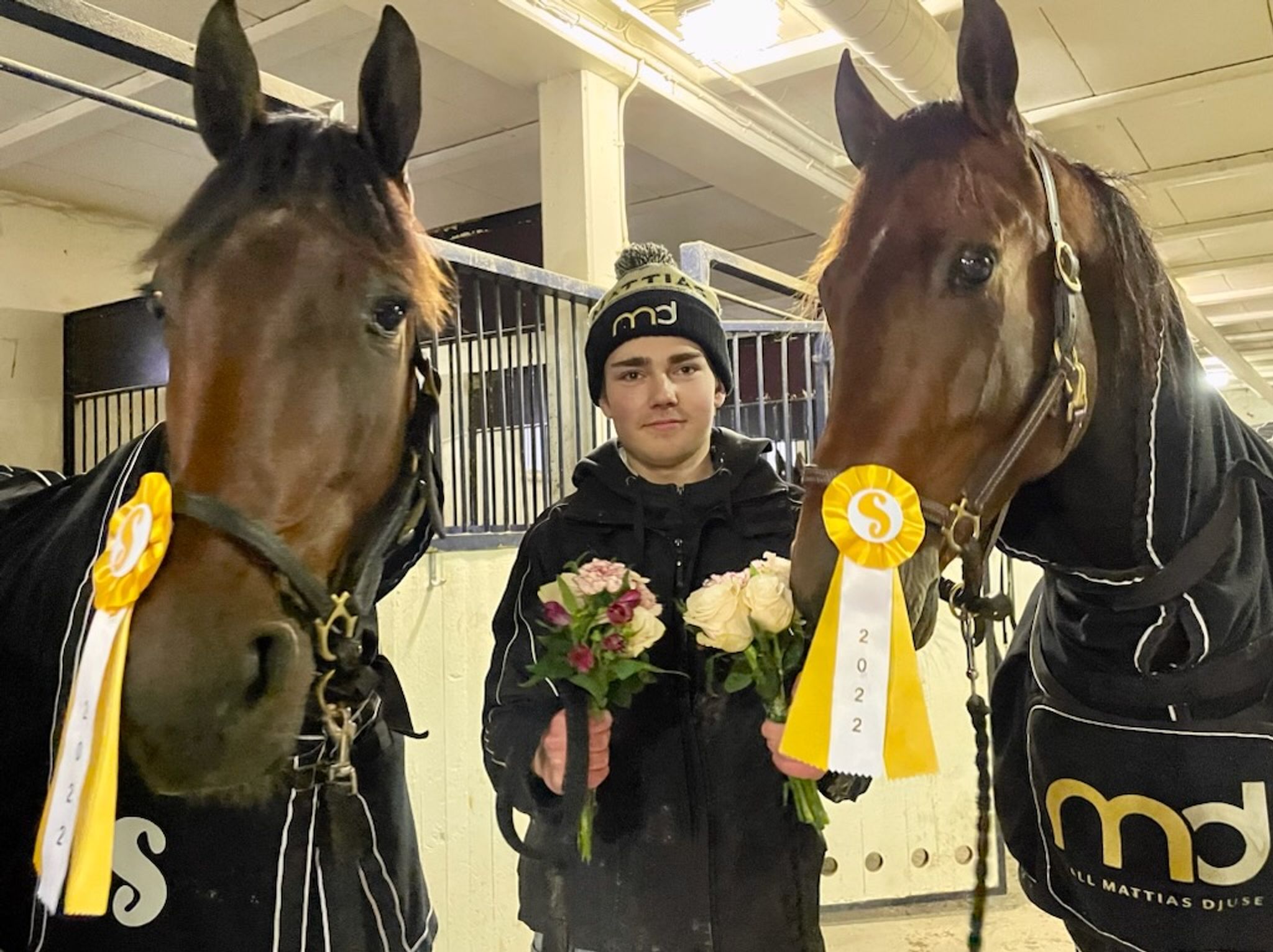 AA3697F5-4B1F-4B22-8216-03C783378D1D