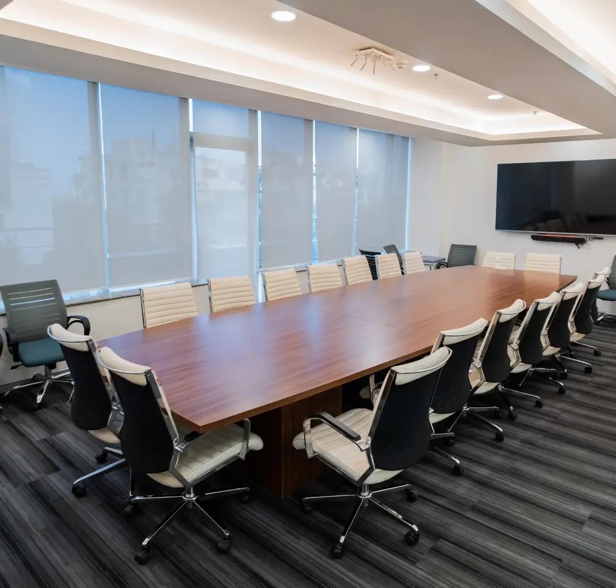 Office Space for Remote Teams: Blending Collaboration and Flexibility