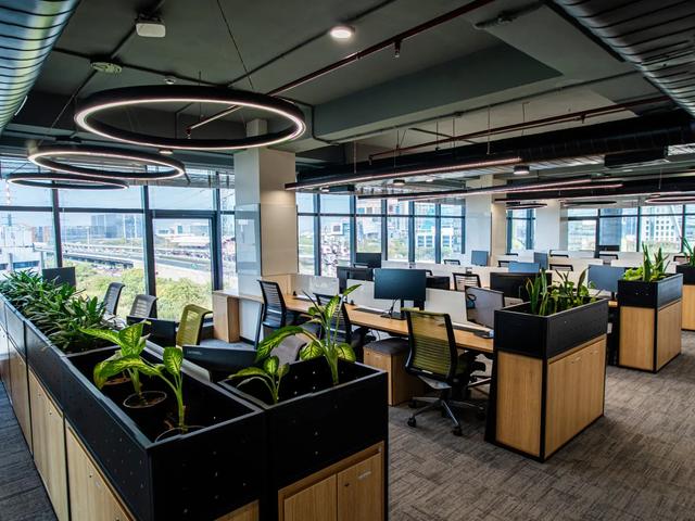 Managed office vs coworking in Gurgaon — which is right for 20+ seat teams