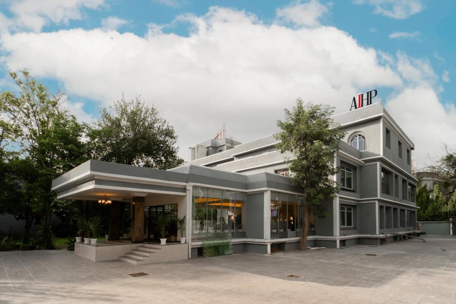 AIHP Cyber Greens 2 building facade along NH-8 in Udyog Vihar, Gurgaon