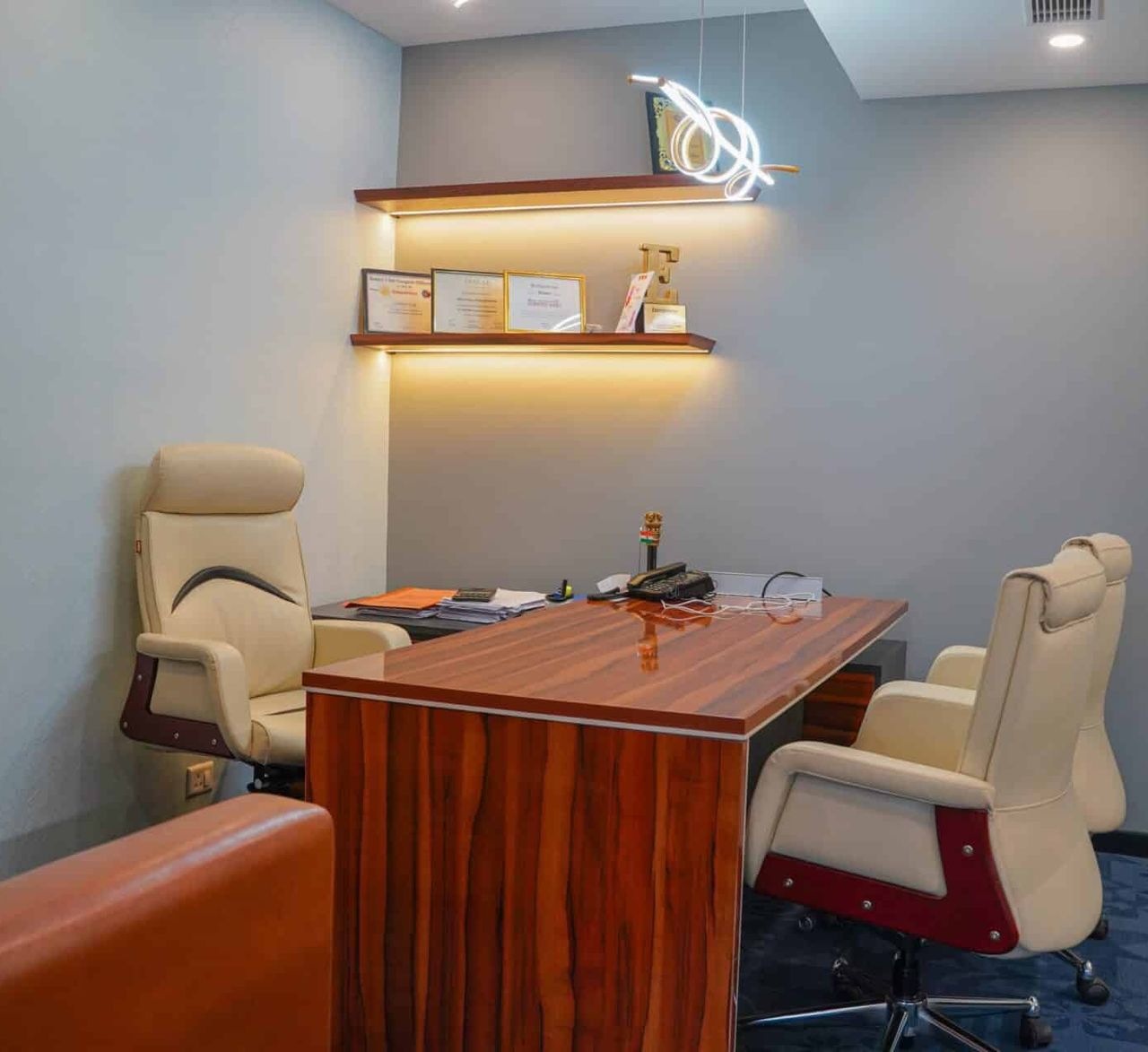 7 Office Furniture Trends Dominating Gurgaon Workspaces
