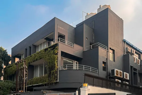 AIHP 390-91 — managed private office building in Udyog Vihar Phase IV, Gurgaon