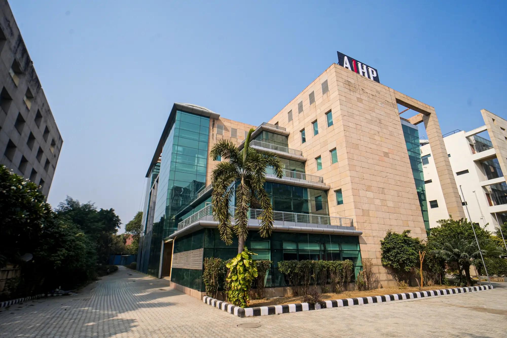 Gurgaon vs Noida for Office Space—The Decision Framework Beyond Just Rent Comparison