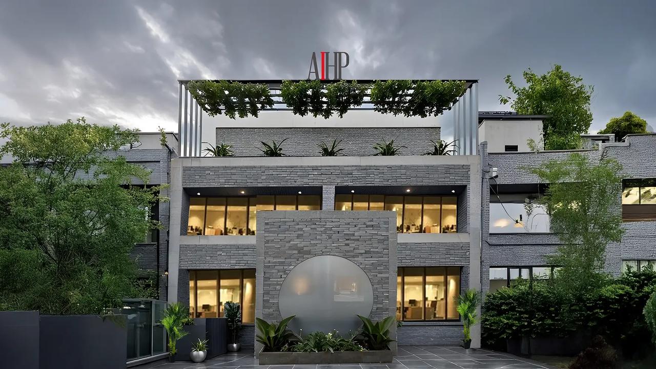 Office Expansion Strategies—When to Stay, When to Add Hubs, When to Relocate