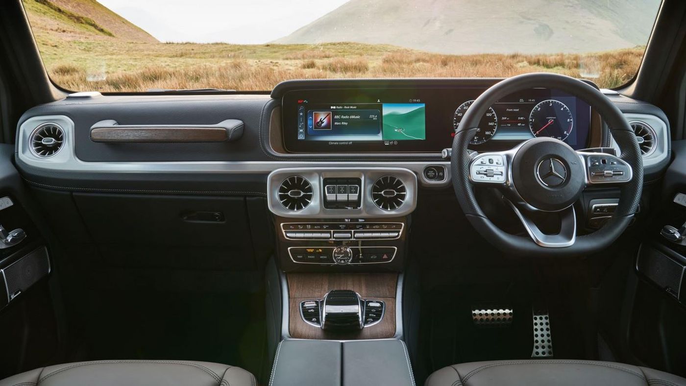 Mercedes-Benz G-Class (G400d) W464 — luxury SUV, photo 3