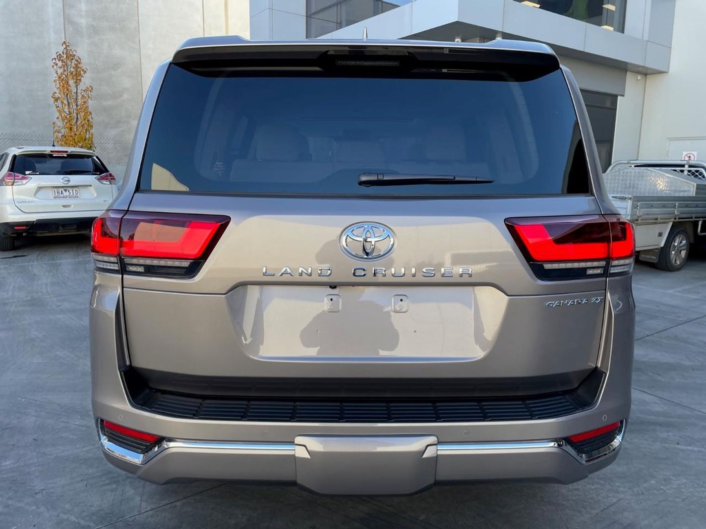 Toyota Land Cruiser (LC300) SAHARA — luxury SUV, photo 3