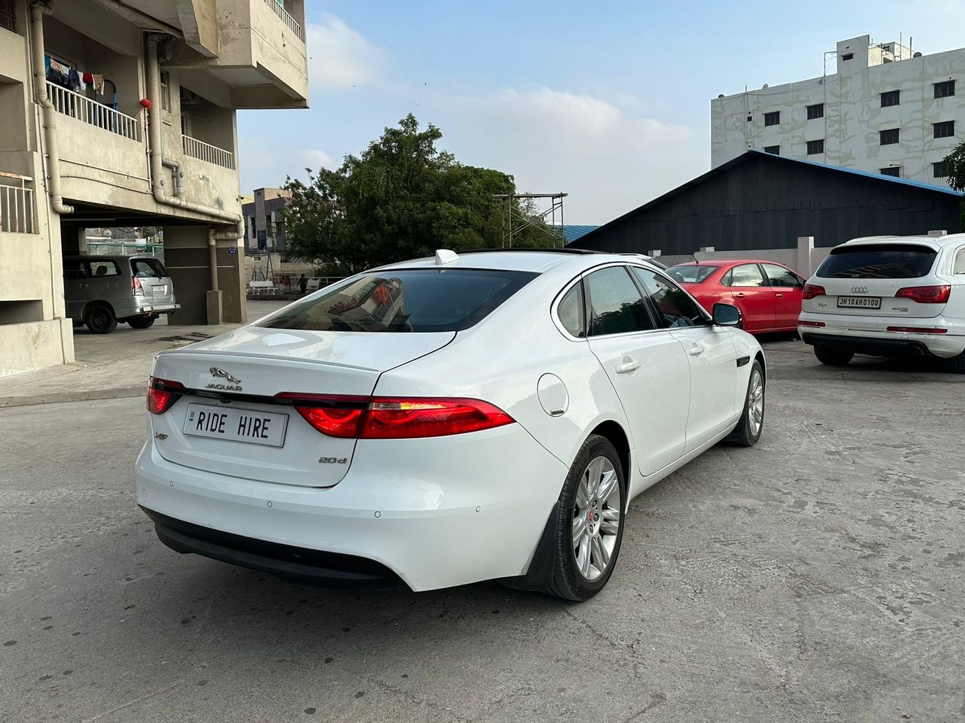 Jaguar XF — premium sedan, photo 2