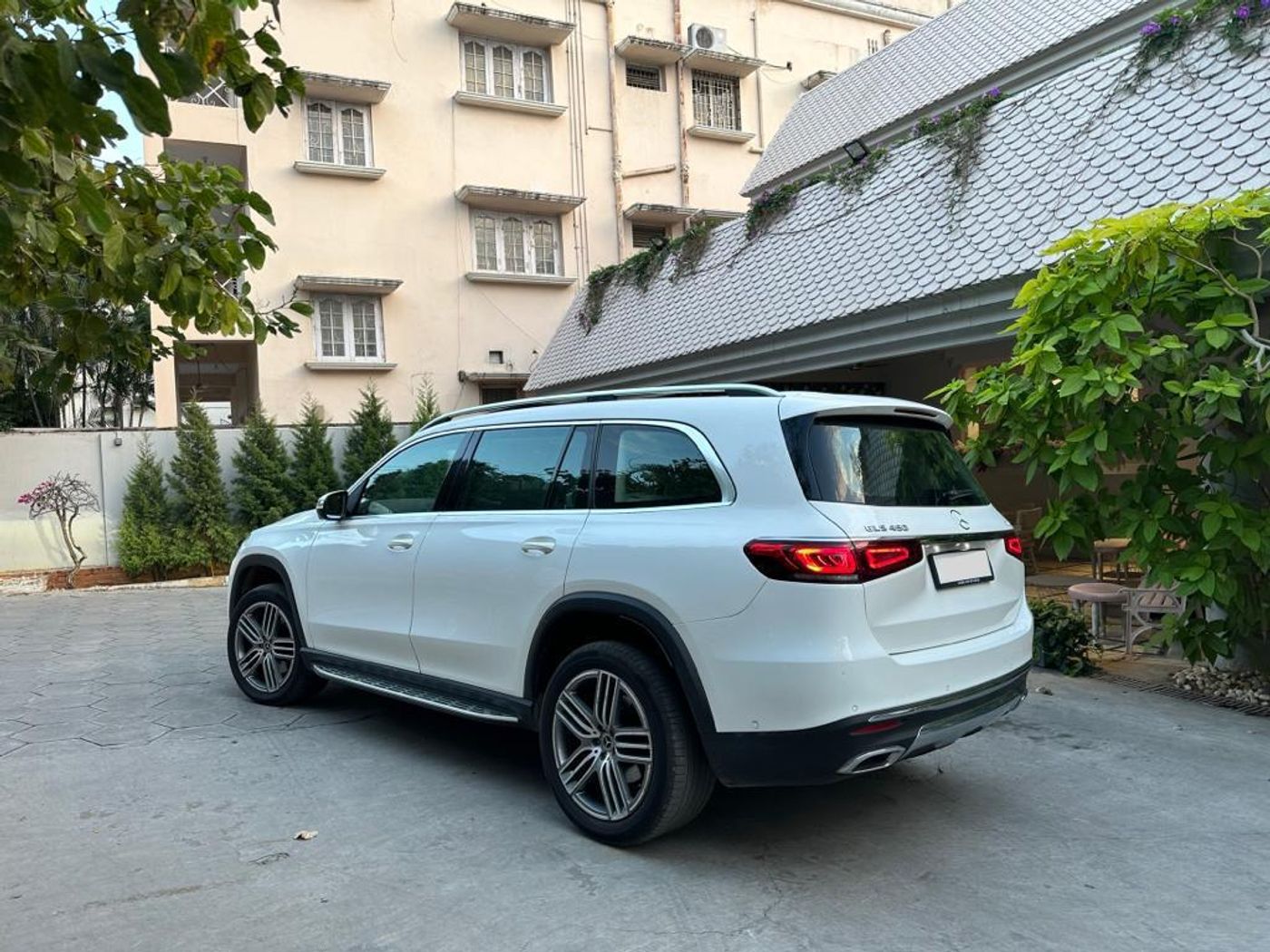 Mercedes-Benz GLS450 — luxury SUV, photo 2