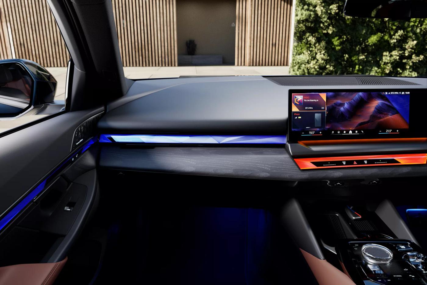 Bmw 5 Series LWB (G68) Sky L — luxury sedan, photo 3