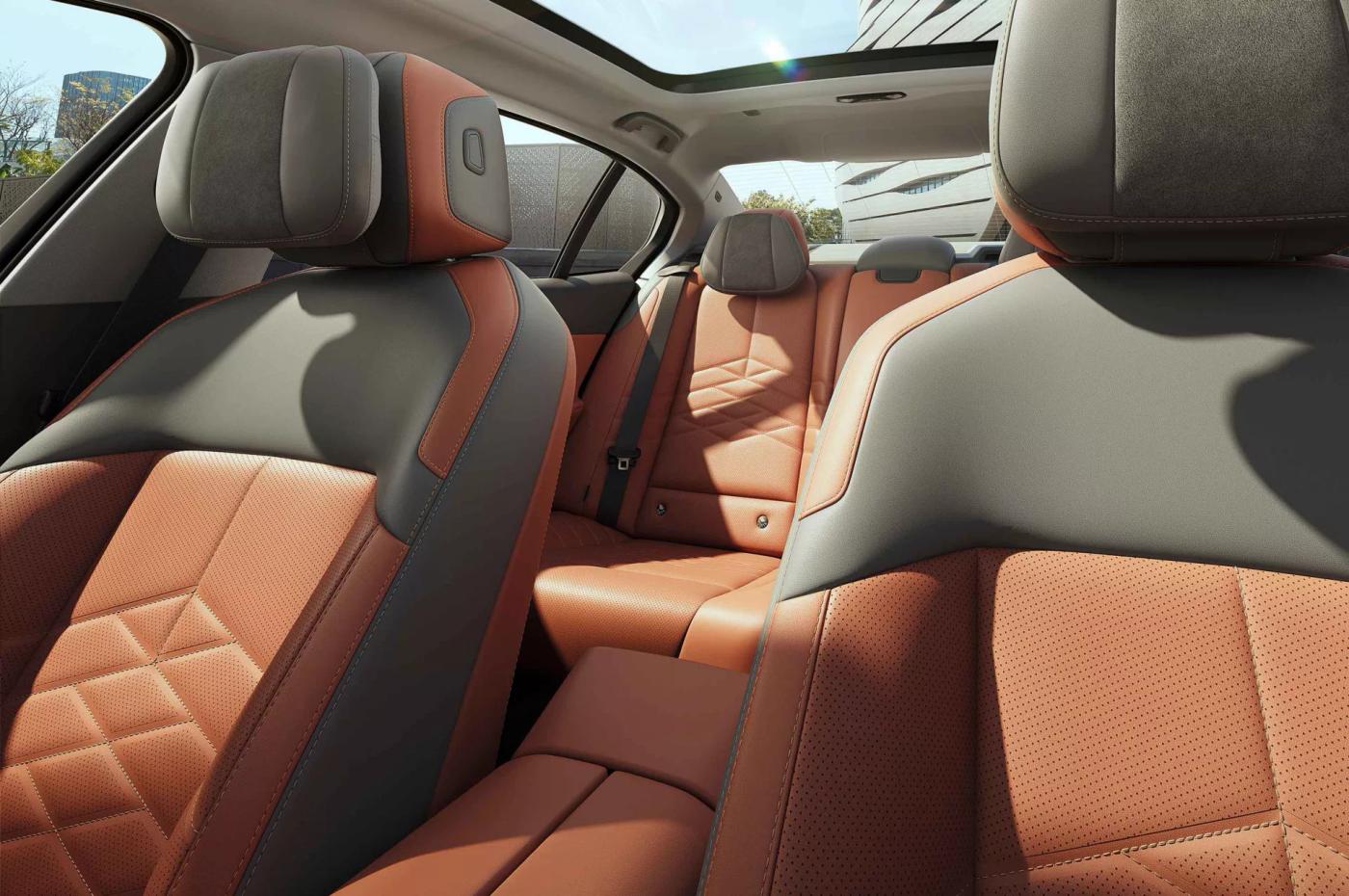 Bmw 5 Series LWB (G68) Sky L — luxury sedan, photo 2