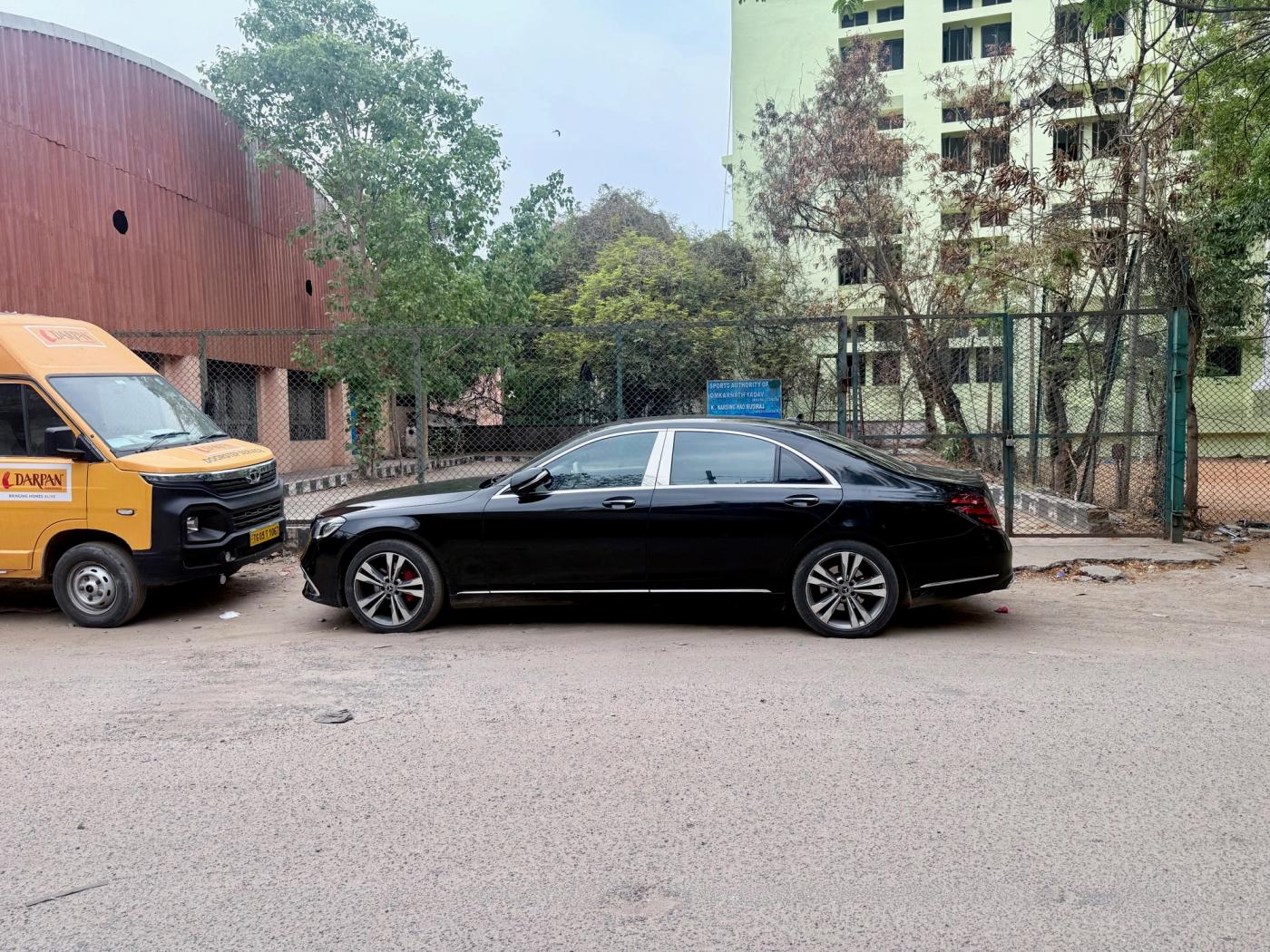 Mercedes-Benz S-Class W222 — luxury sedan, photo 3