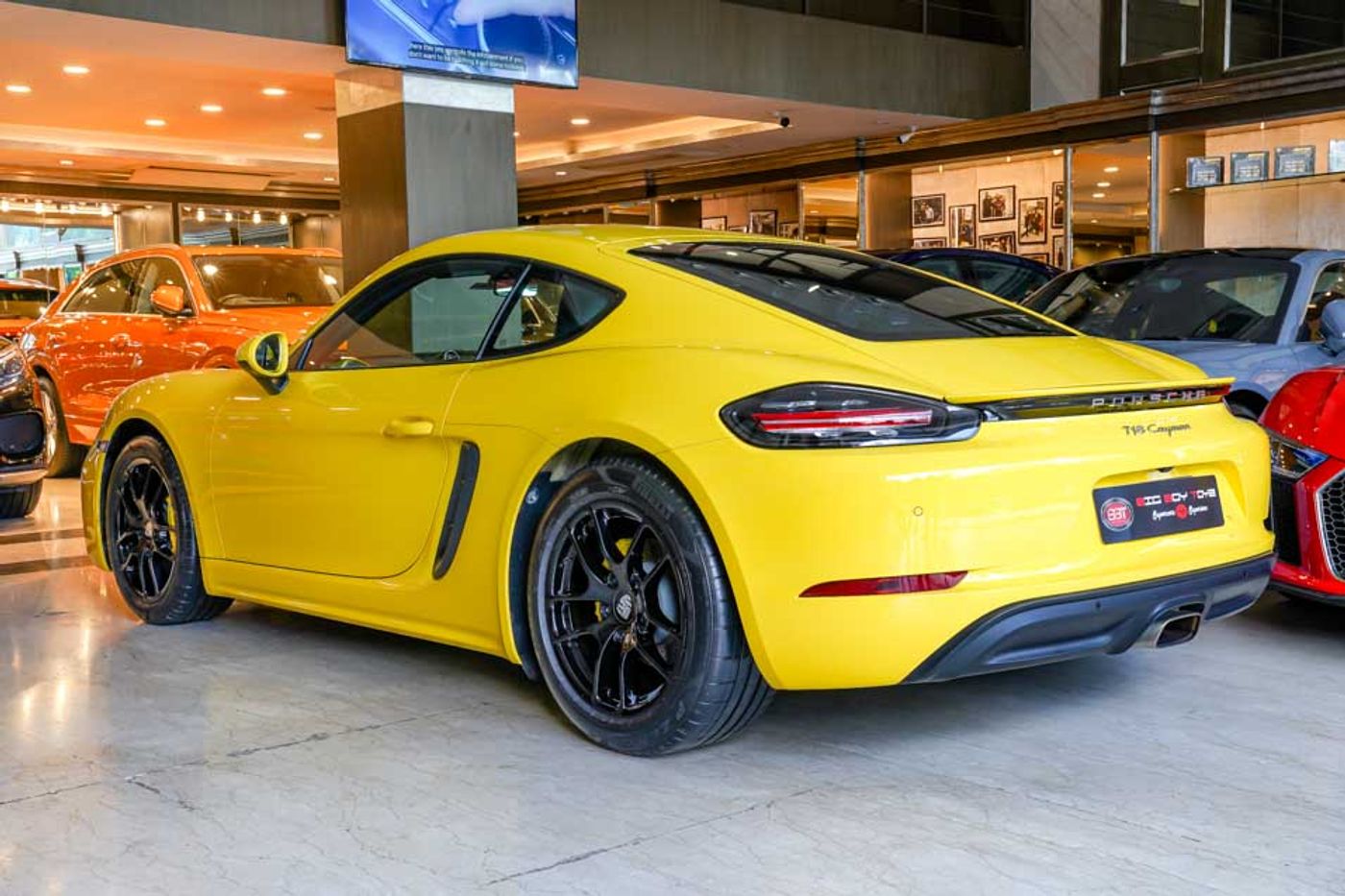 Porsche 718 Cayman — sports sports car, photo 2