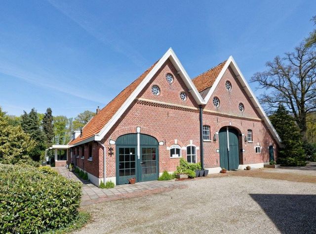 BeterBoompje uitgifte bij De Wieckse in Enschede, een groene gemeenschapsboerderij waar natuur, mensen en voedsel samen groeien.