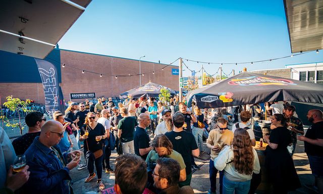 Foto van vandeStreek bier, Ontariodreef 43, 3565 BC Utrecht, BeterBoompje pick-up; duurzame kerstboom met kluit huren/ophalen, brouwerij Utrecht.