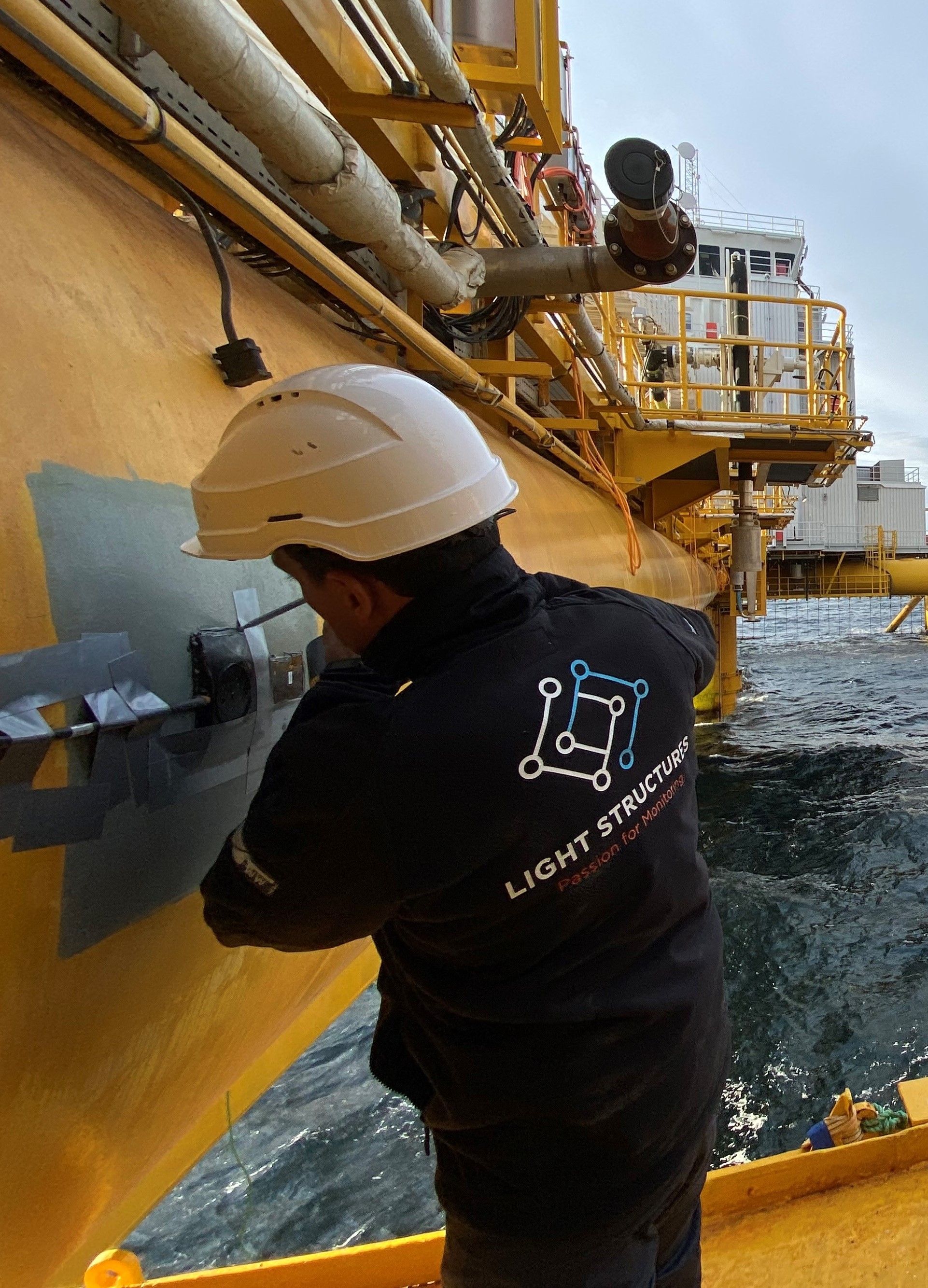 Making Structural Health Monitoring smarter with Motion Reference Units