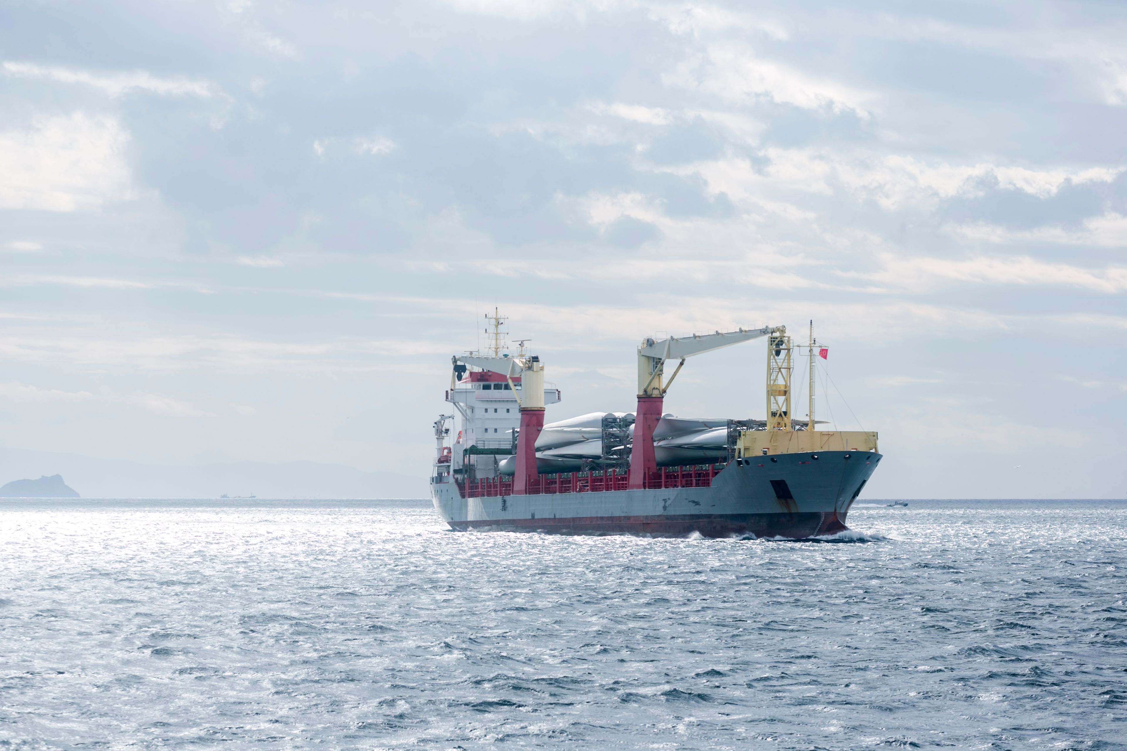 picture of a heavy lift vessel