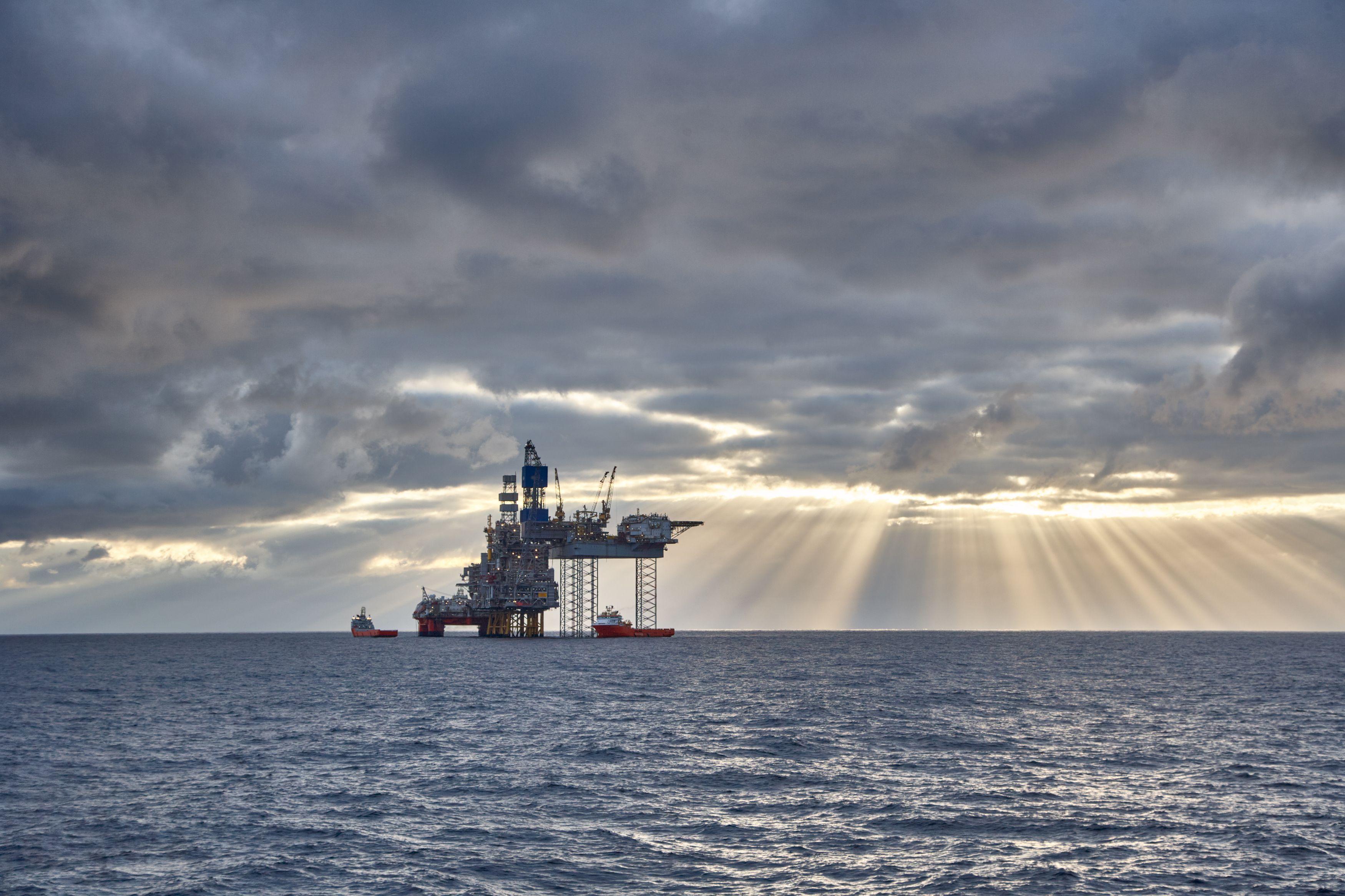 picture of offshore oil and gas