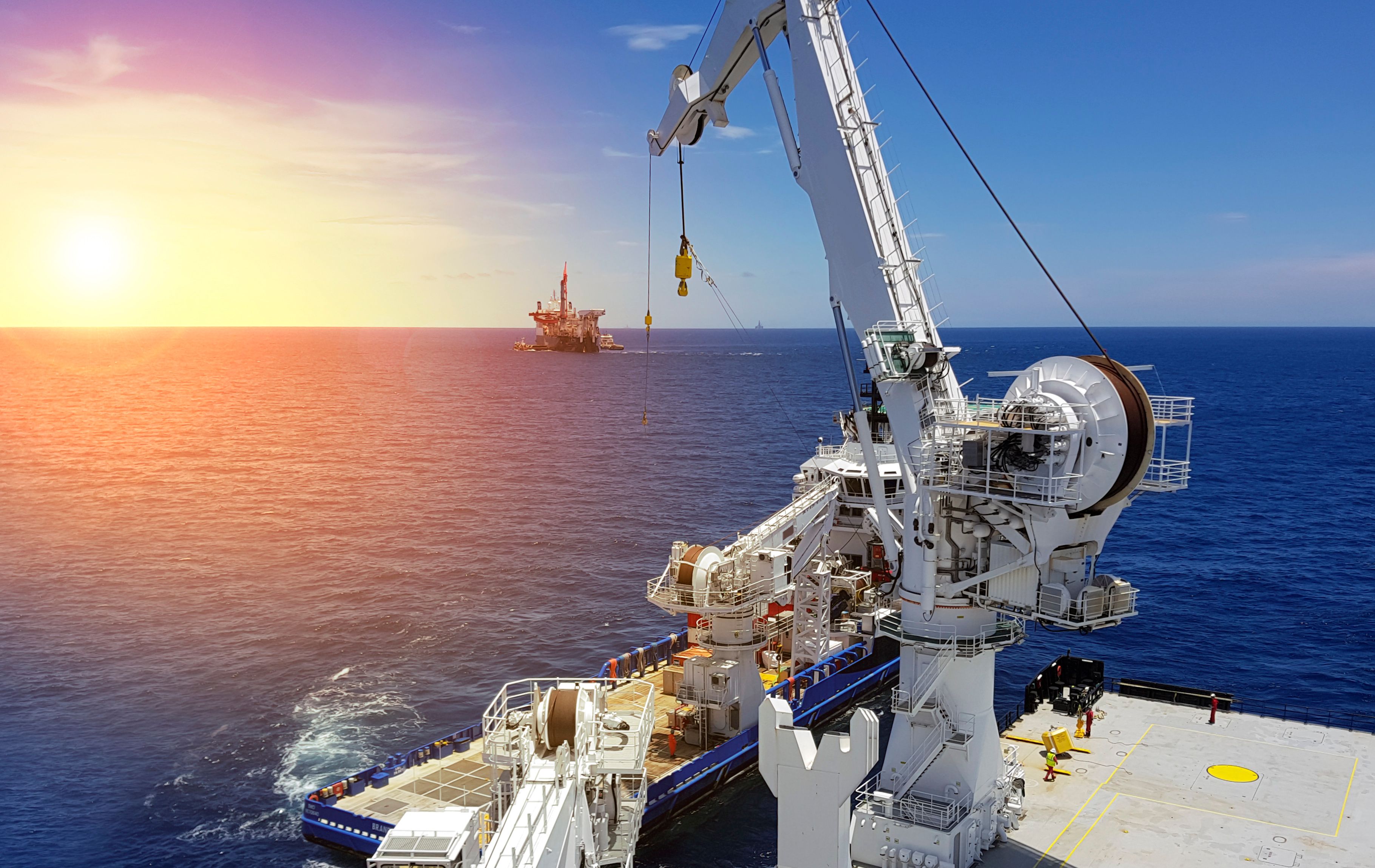 picture of an active heave compensated offshore crane