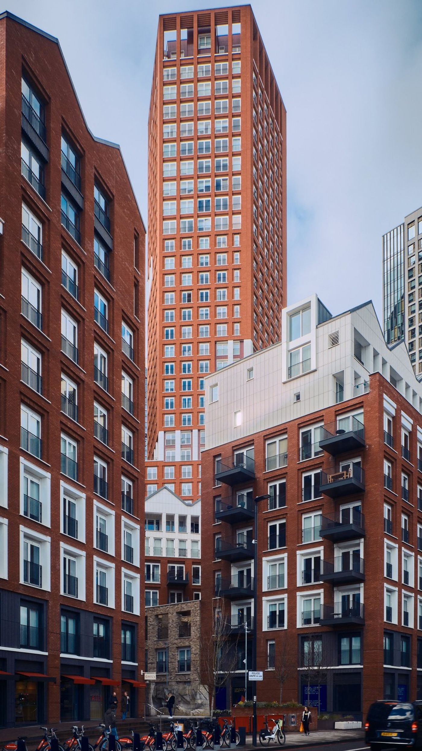 An Architectural Photo Walk Through London's New Neighbourhood: Nine Elms gallery image 12