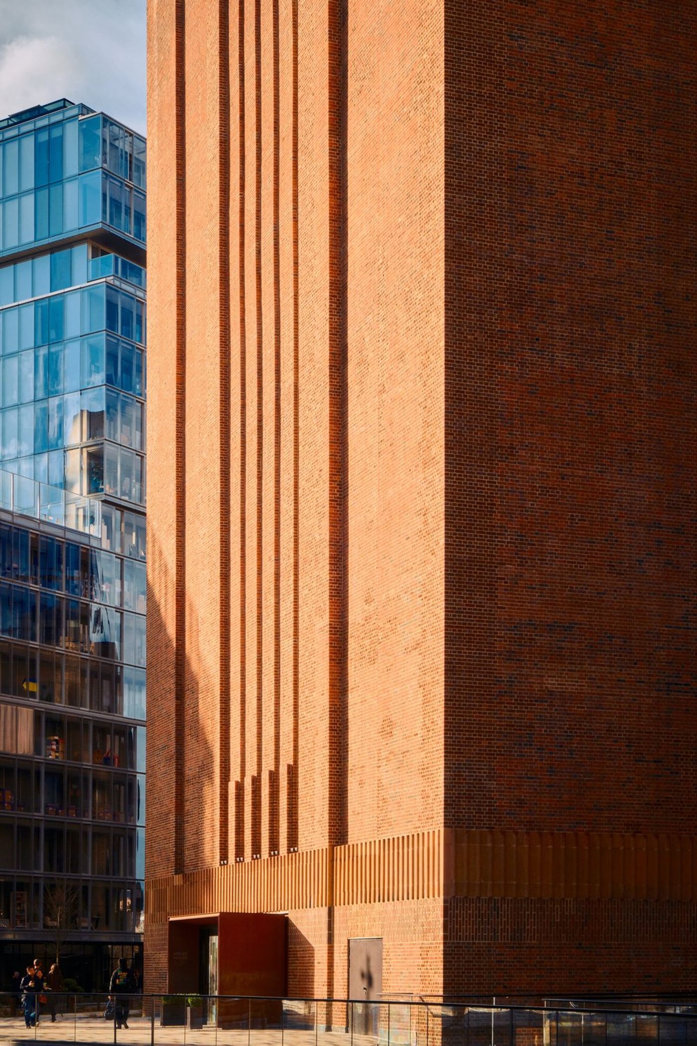 An Architectural Photo Walk Through London's New Neighbourhood: Nine Elms gallery image 28