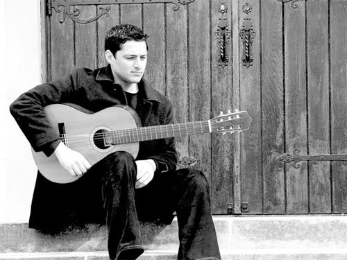 Rouzbeh Flamenco guitarist promo photo
