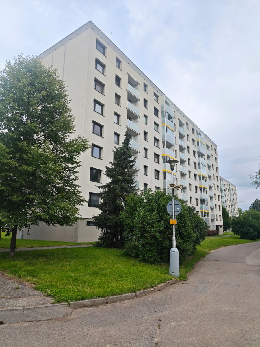 Pronájem prostorného bytu 3+1 s balkonem - Ústí nad Orlicí, Třebovská 68 m2