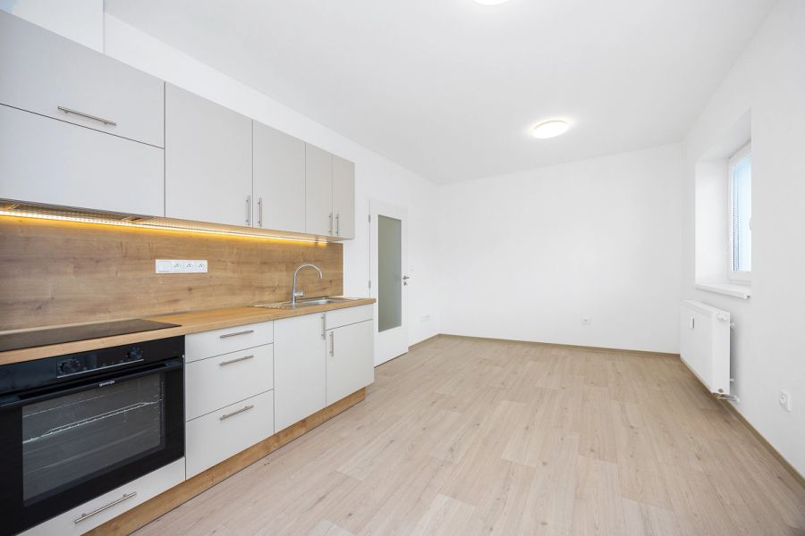 Pronájem nového bytu 2+kk s balkonem, 49 m2 - Žamberk