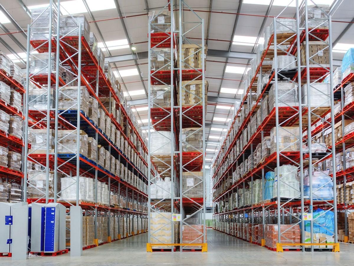 Warehouse pallet racking with palletized inventory