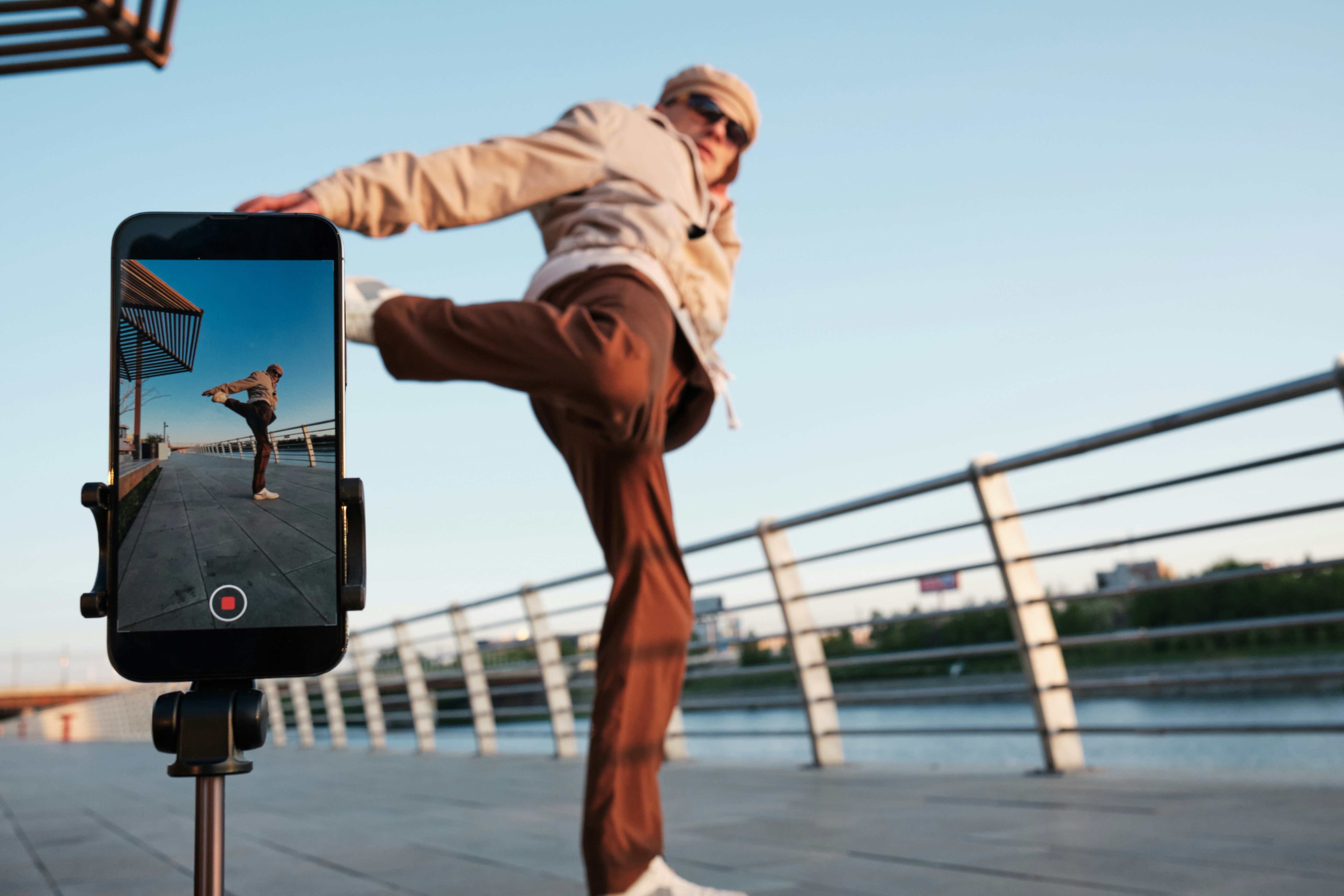 Don't Dismiss the Scroll: The Unavoidable ROI of Short-Form Video