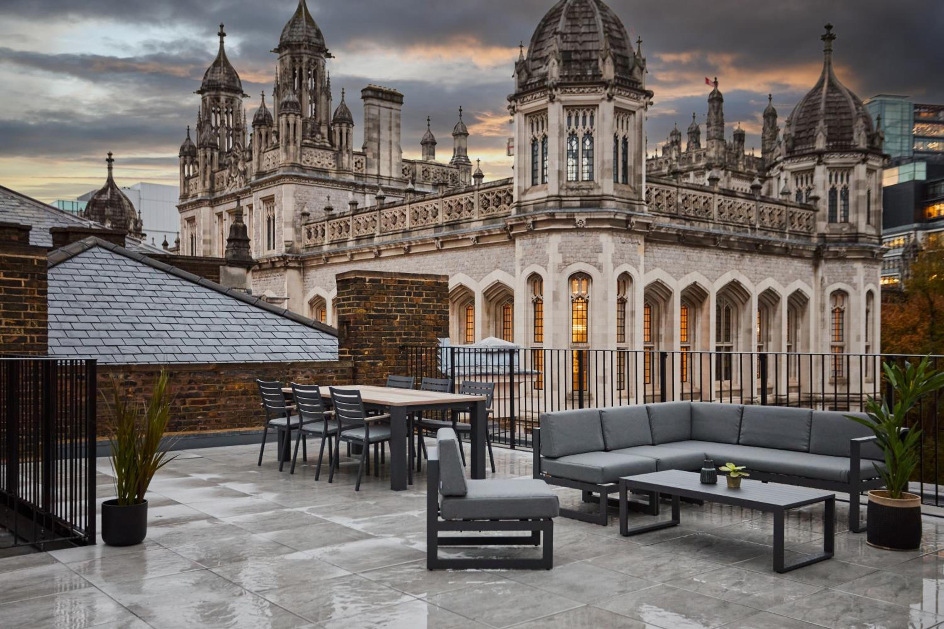 Clifford's Inn Quarters, luxury serviced apartments in Holborn, London