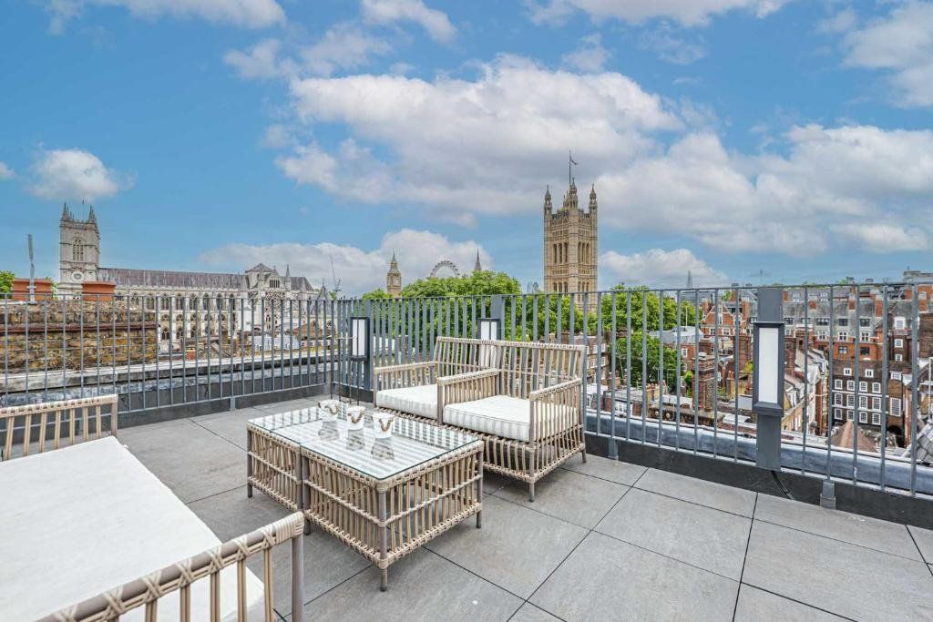 College Gardens, luxury serviced apartments in Westminster, London