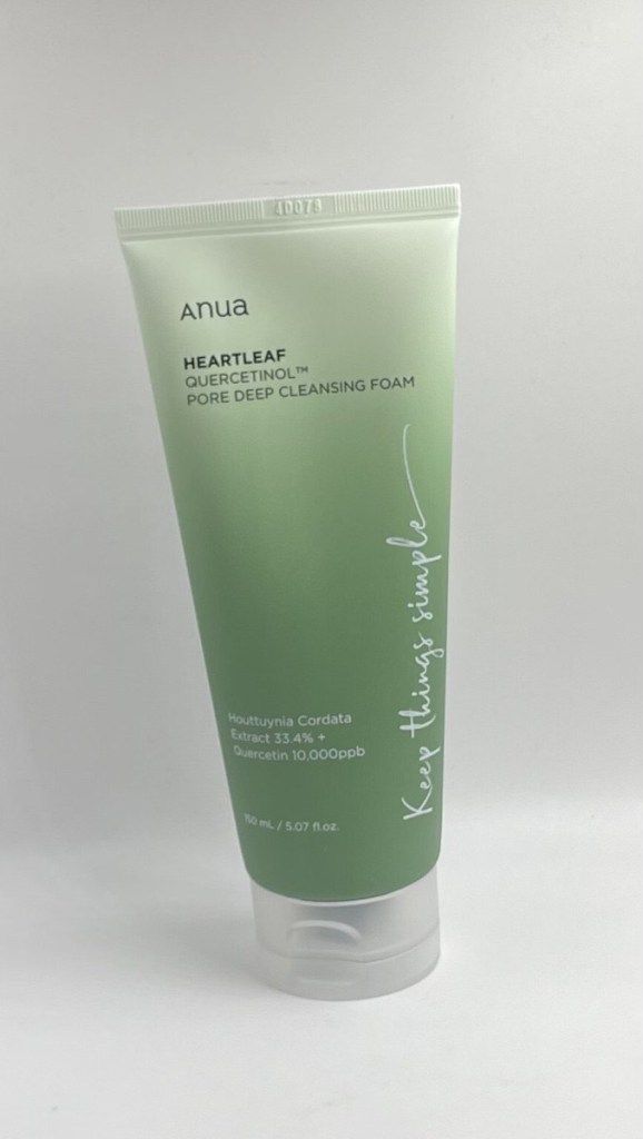 Anua heartleaf Quercetinol pore deep cleansing foam.