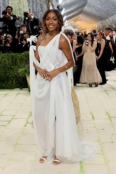 ayo edebiri 2026 chanel aquazzura vogue met gala