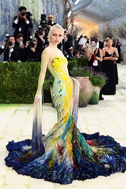 emma chamberlain vogue met gala