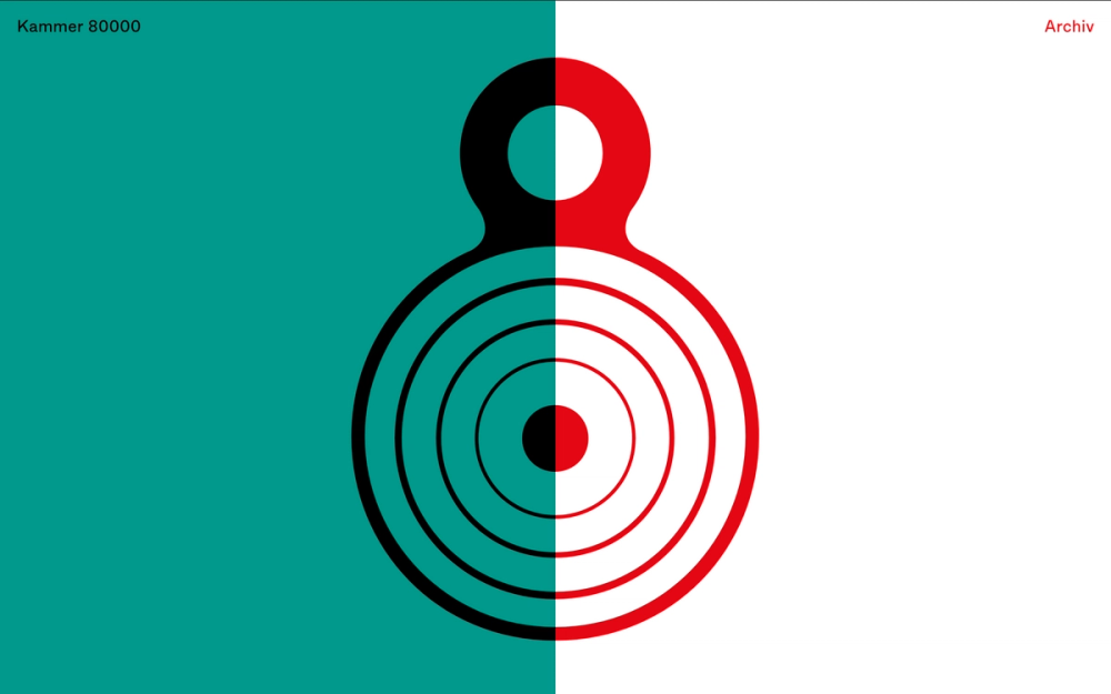 Screenshot of the Kammer 80000 website showing the large ”8“ logo letter on a half green, half white background