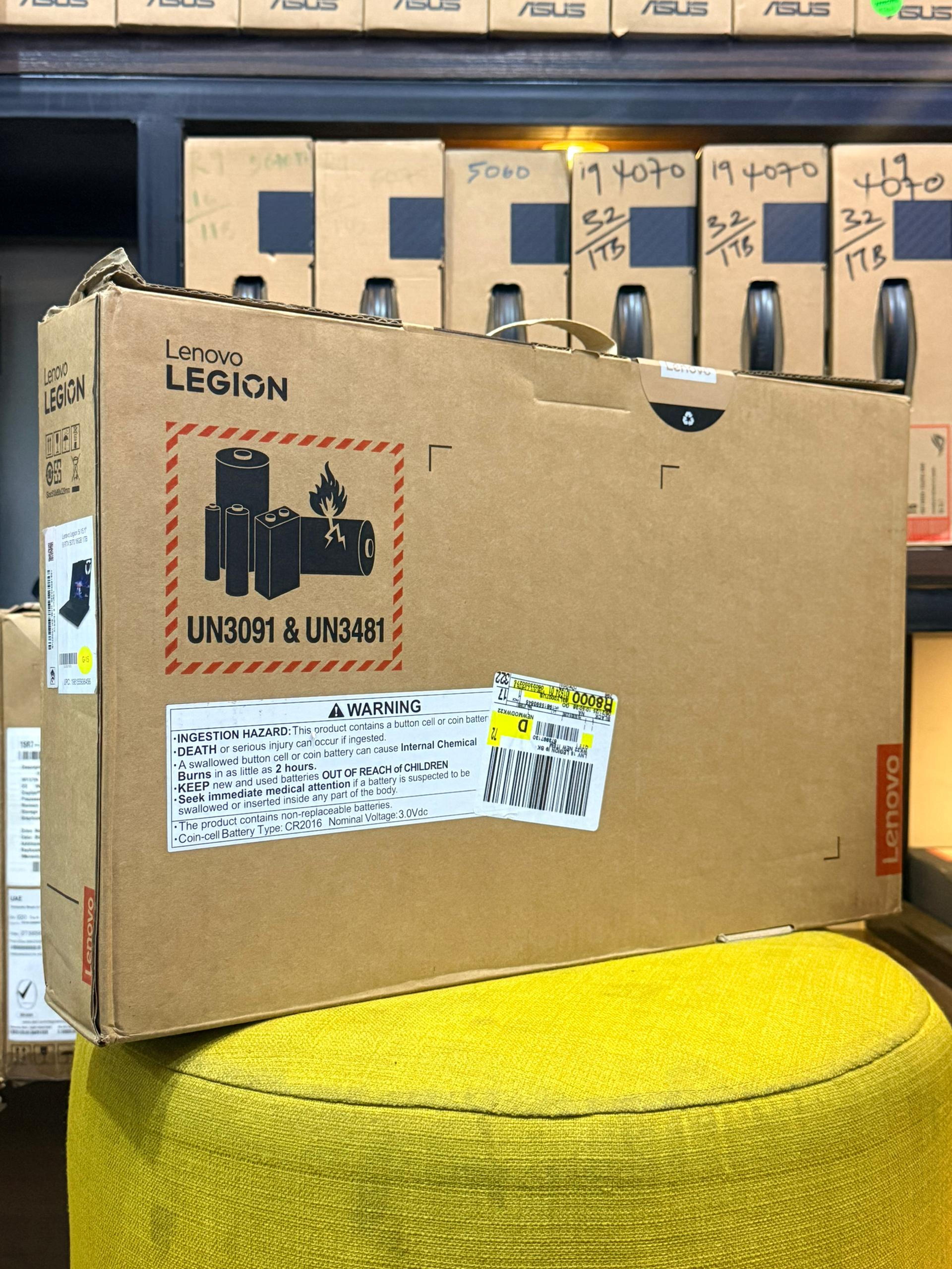 Lenovo Legion 5 15IRX10 OLED - view 2