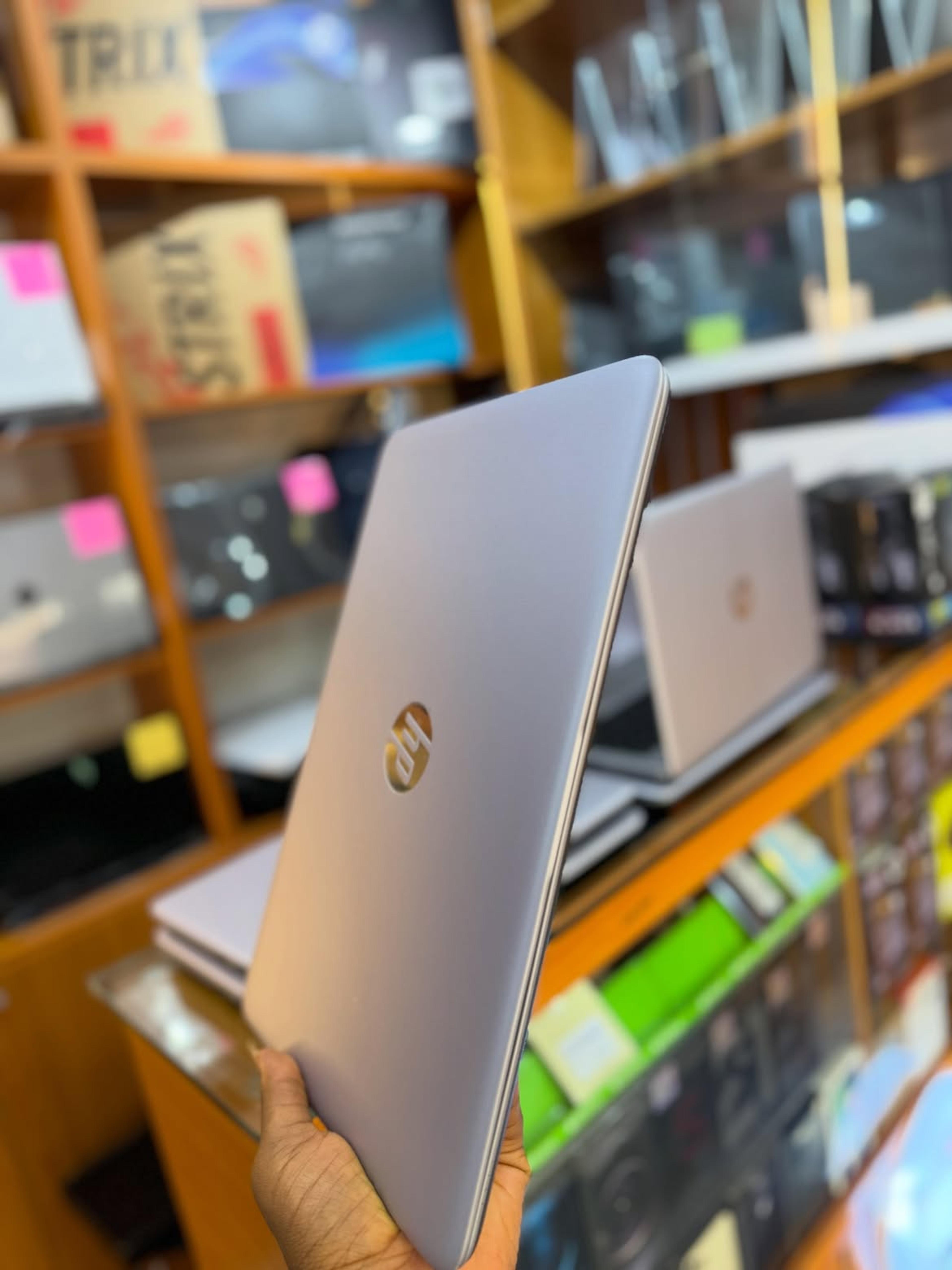 HP EliteBook 840 G3 - view 3