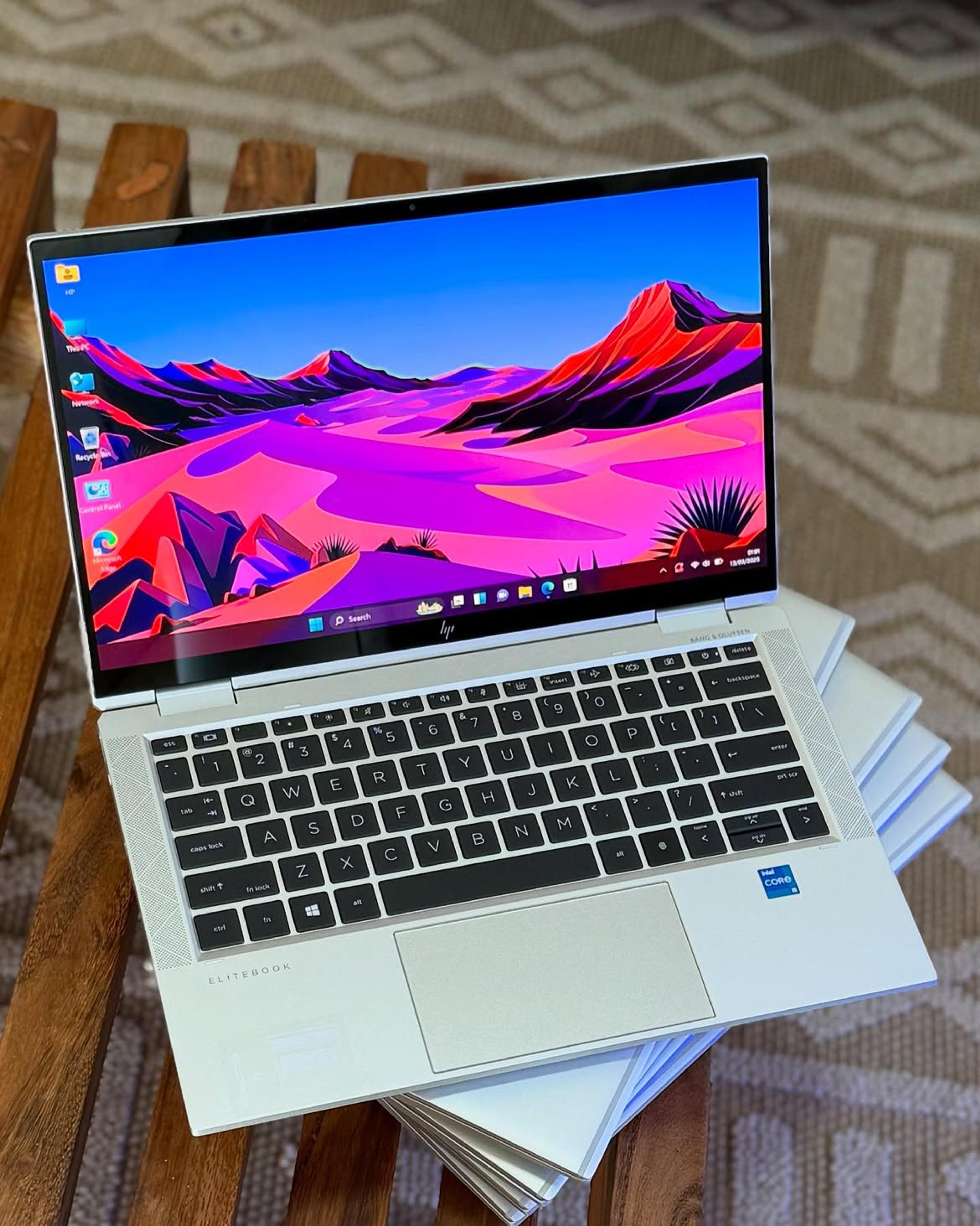 HP EliteBook 1030 G8 x360 - view 2