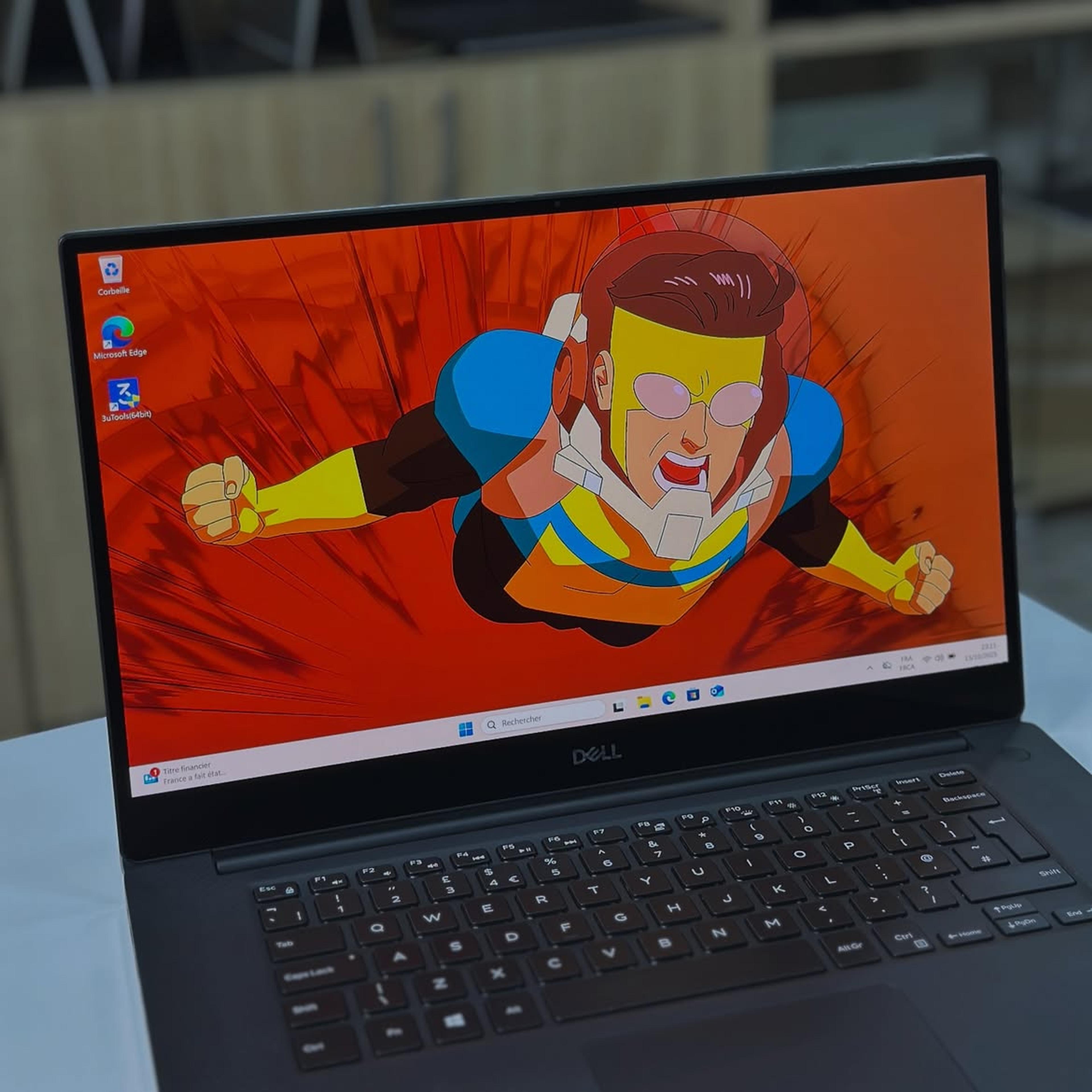 Dell XPS 15 7590 - view 3