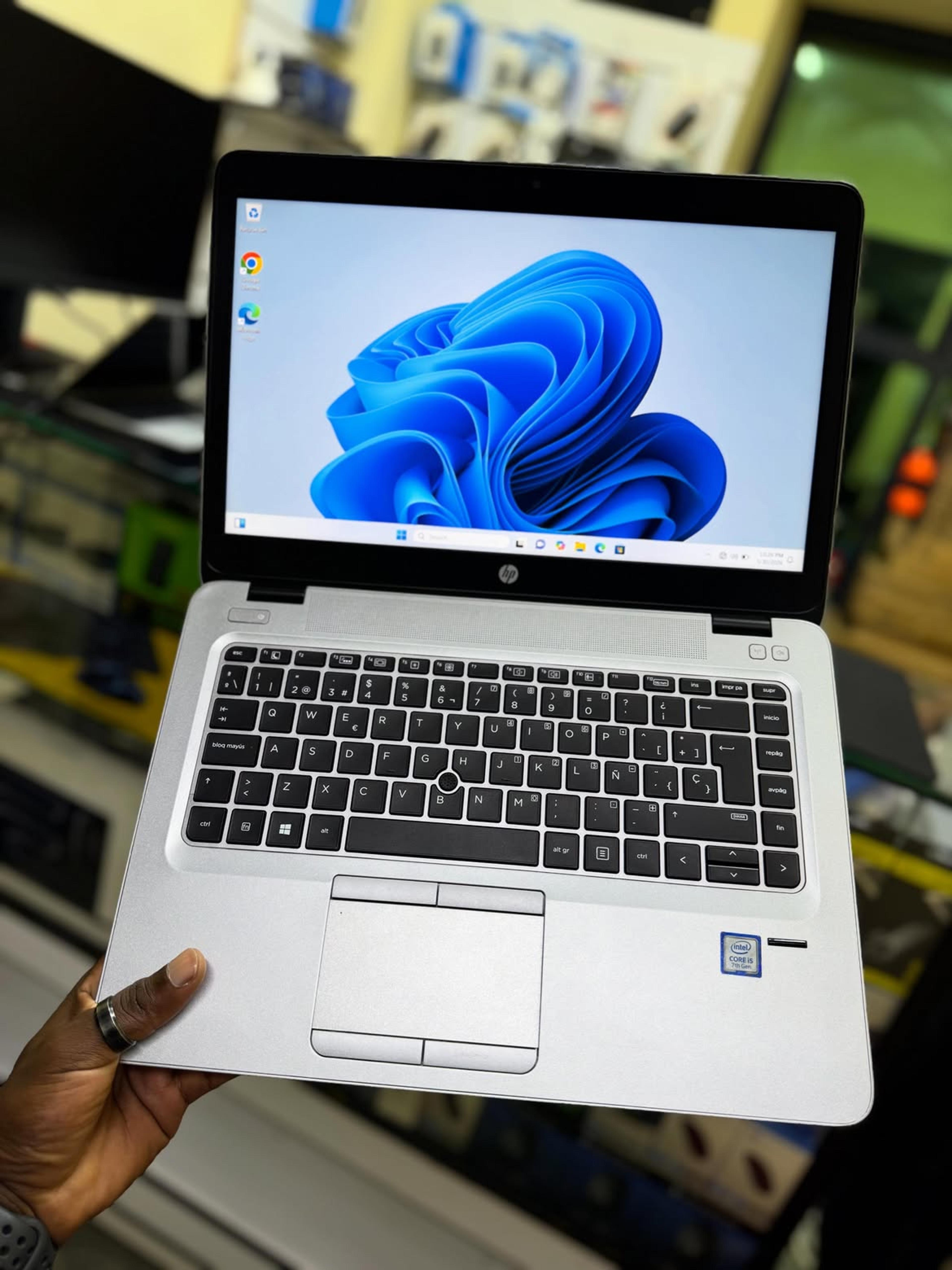 HP EliteBook 840 G4 - view 2