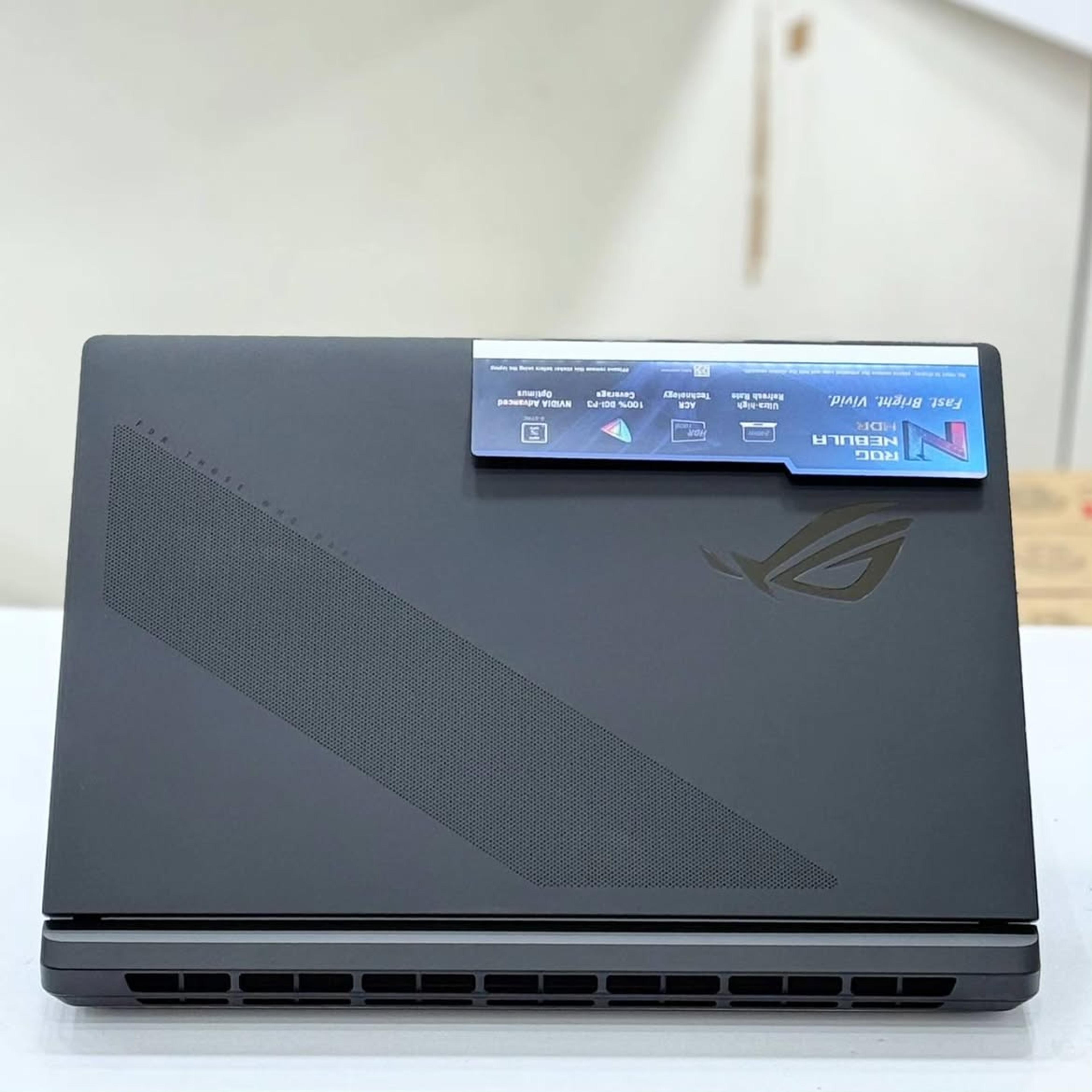 ASUS ROG Strix SCAR 16 (2026) - view 2