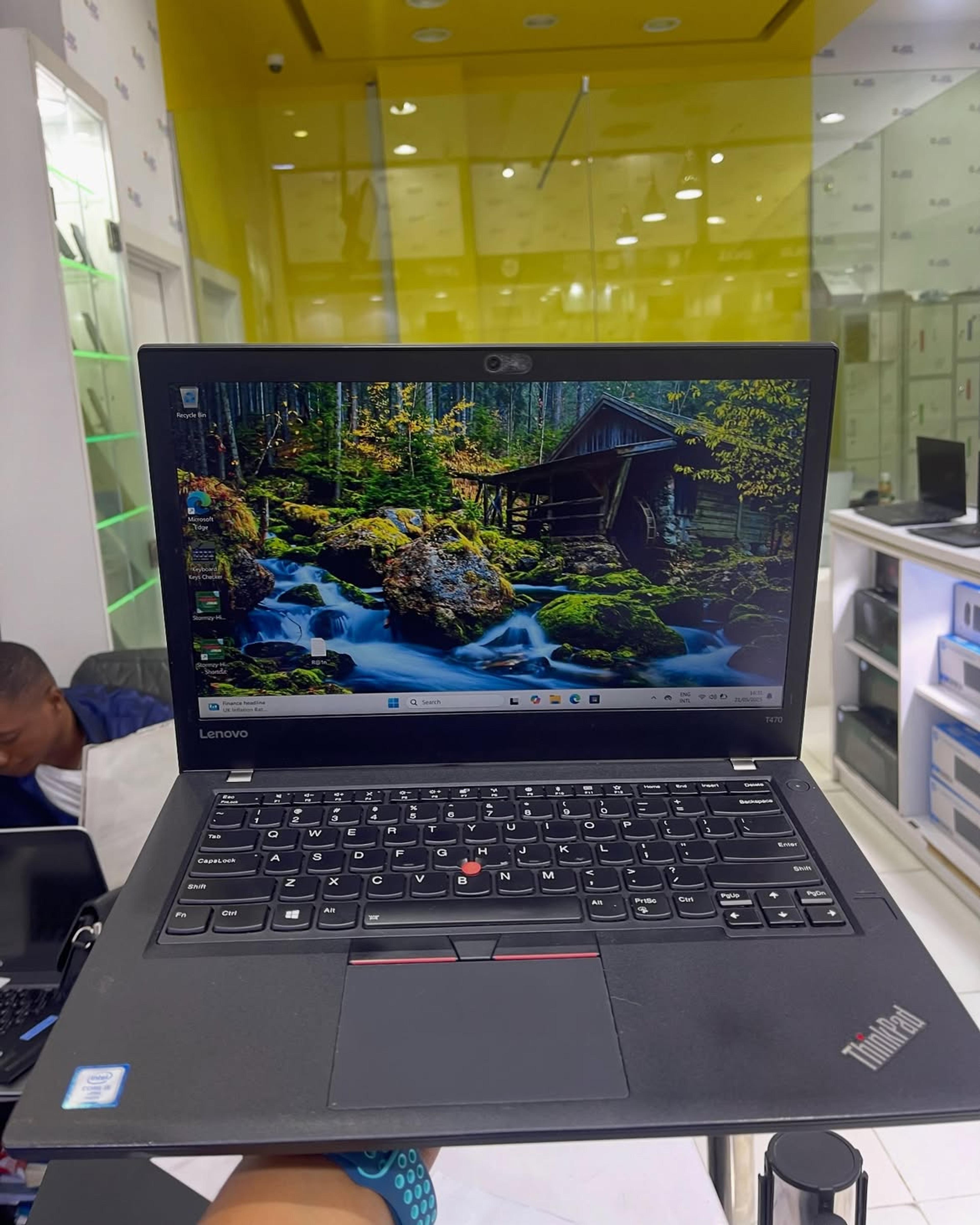 Lenovo ThinkPad T470 - view 2