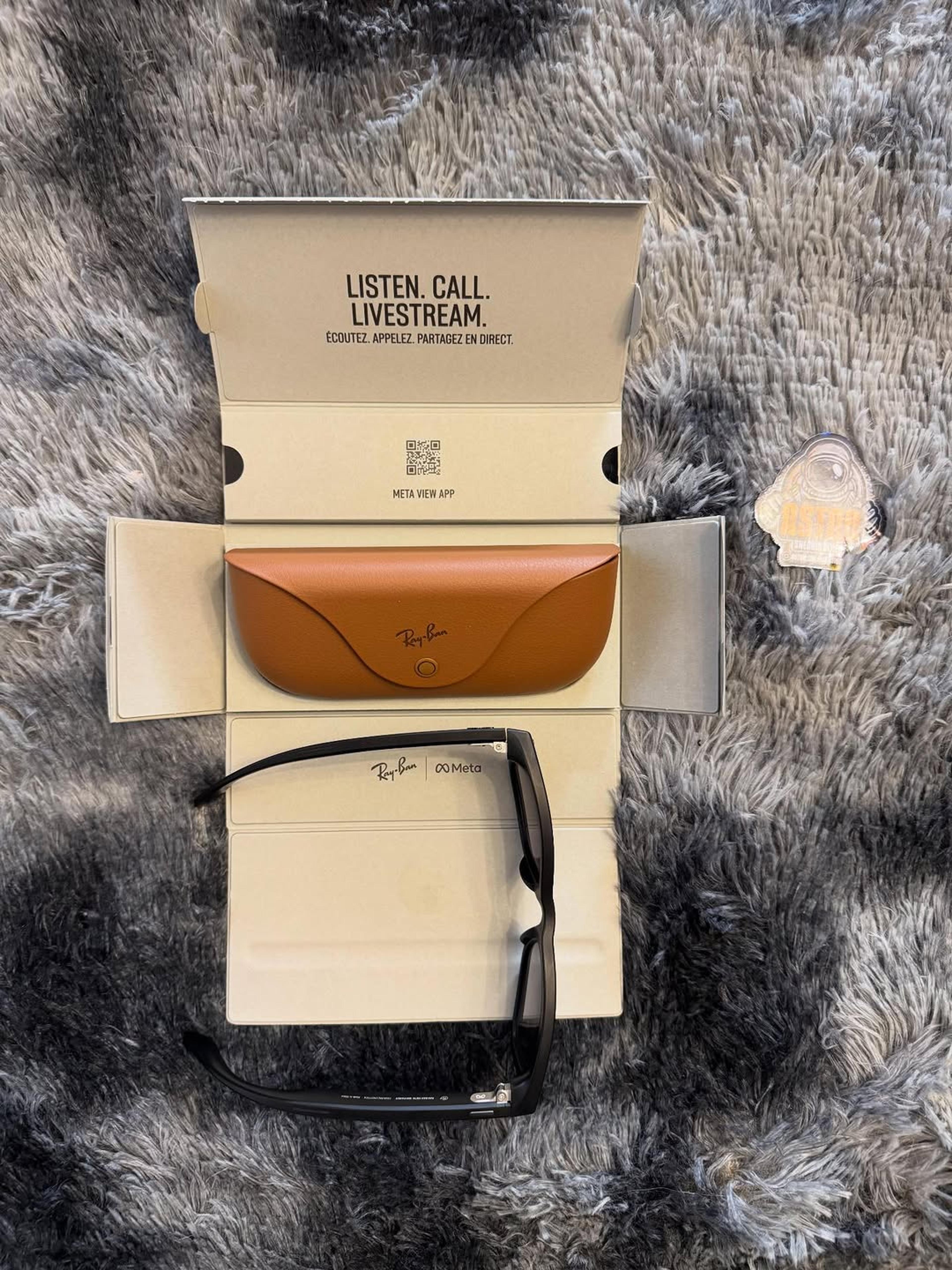 Ray-Ban Meta Wayfarer Gen 1 - view 3