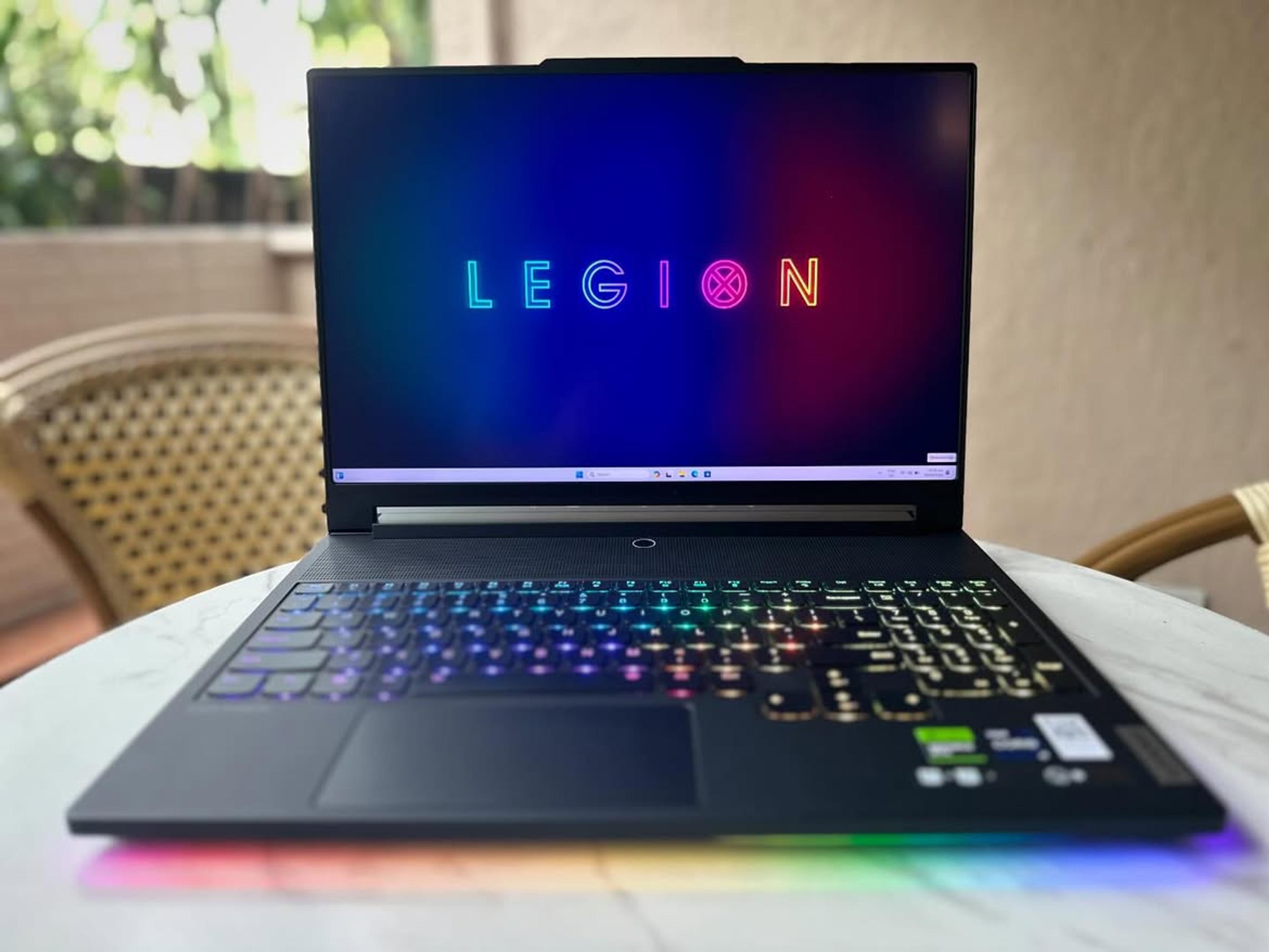 LENOVO LEGION 9I GEN 10 18" (ABSOLUTE MONSTER//DESKTOP REPLACEMENT) - view 3