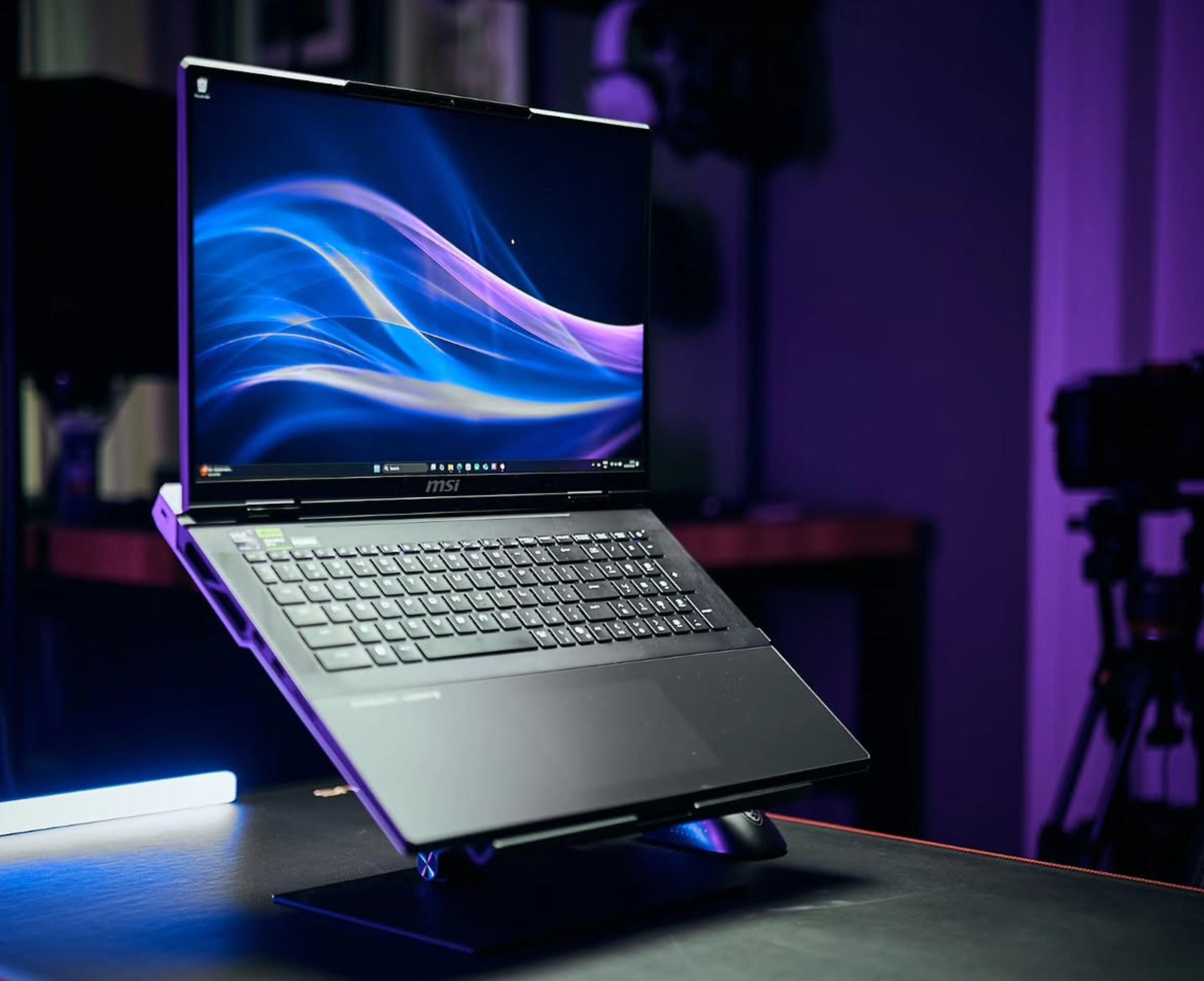 MSI Titan 18 HX AI (Dragon Edition Norse Myth) 64GB/4TB - view 4