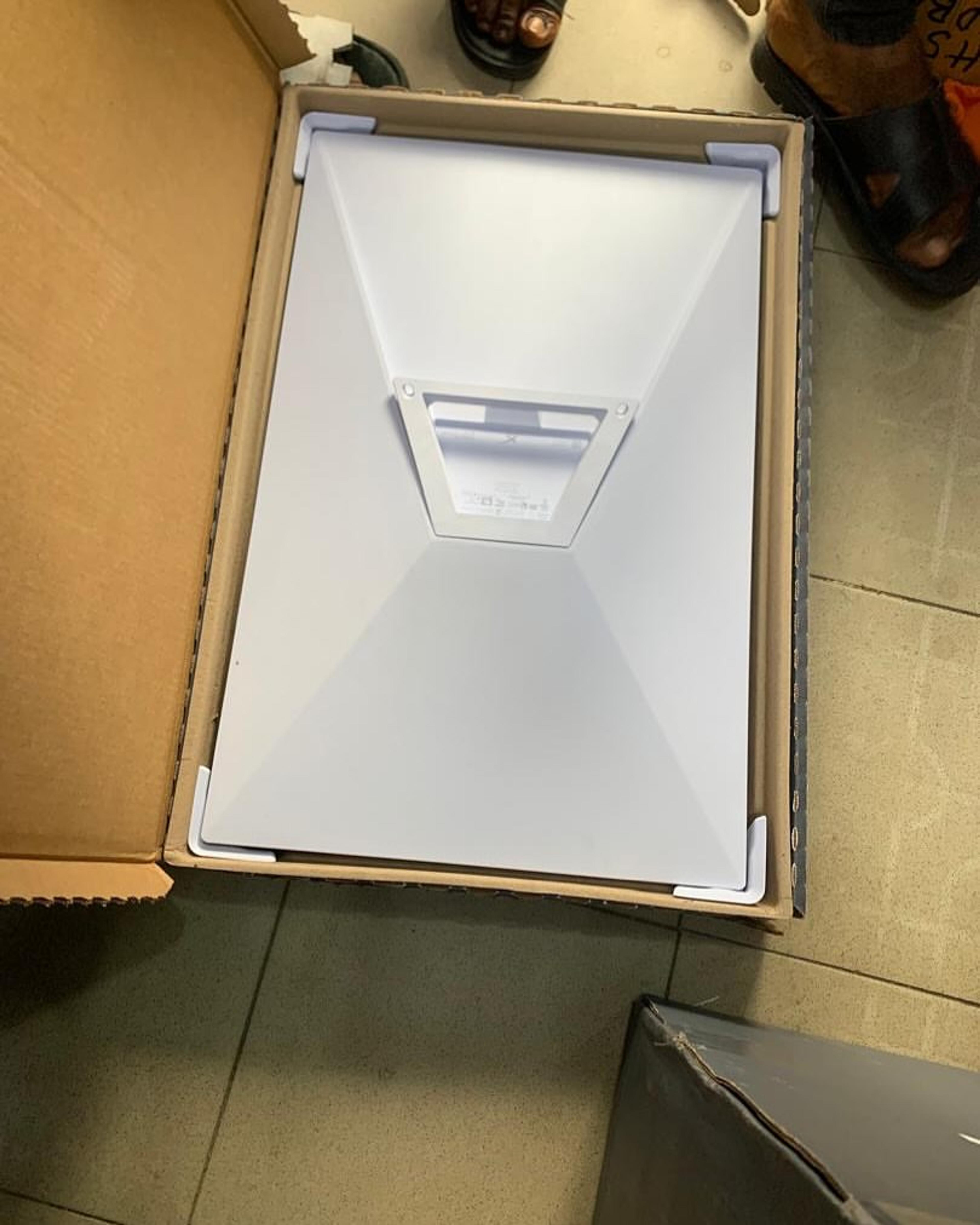 Starlink Gen 3 (V3 Standard Kit)  - view 3