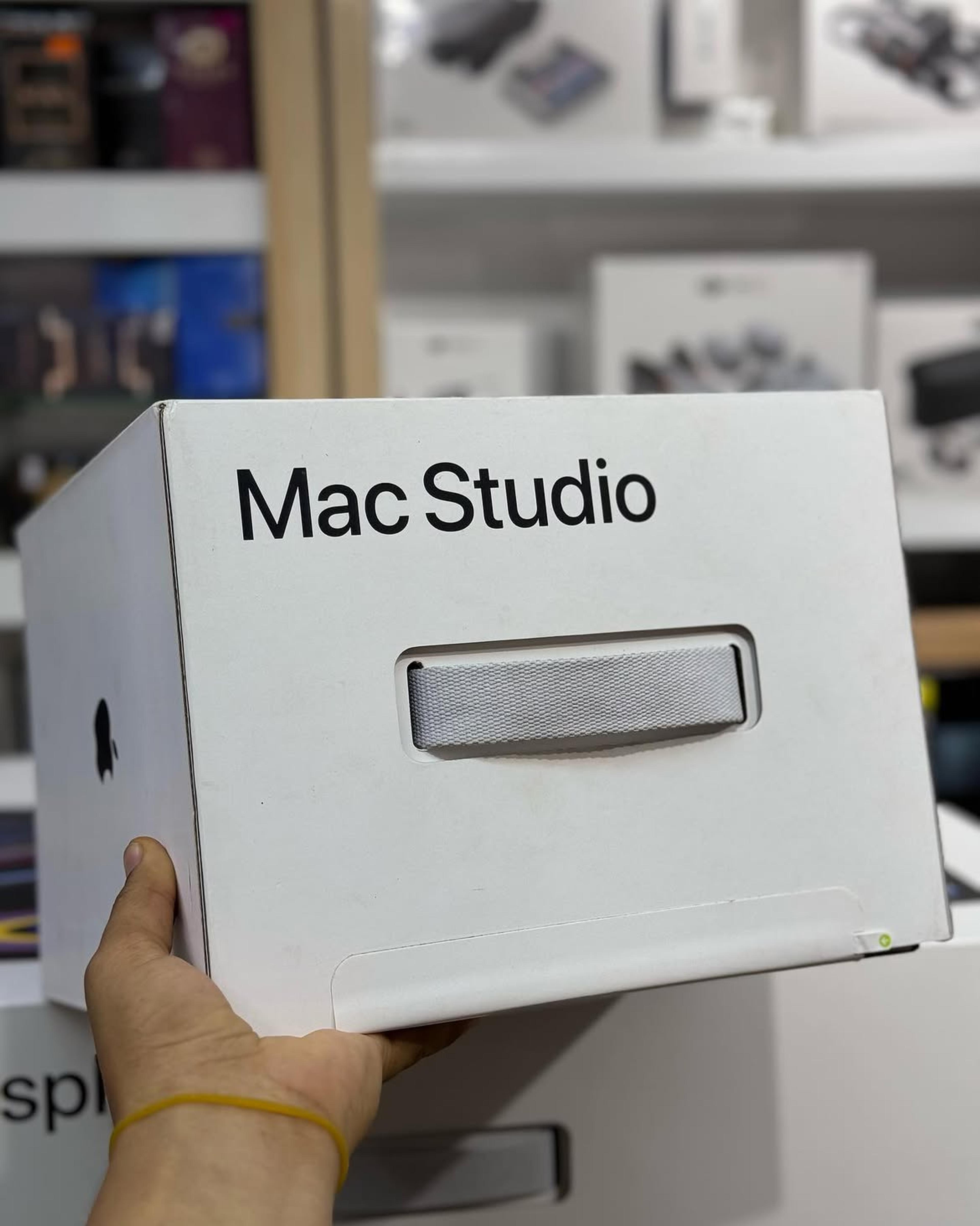 Apple Mac Studio 2023 M2 Ultra 64GB RAM 1TB SSD - view 2