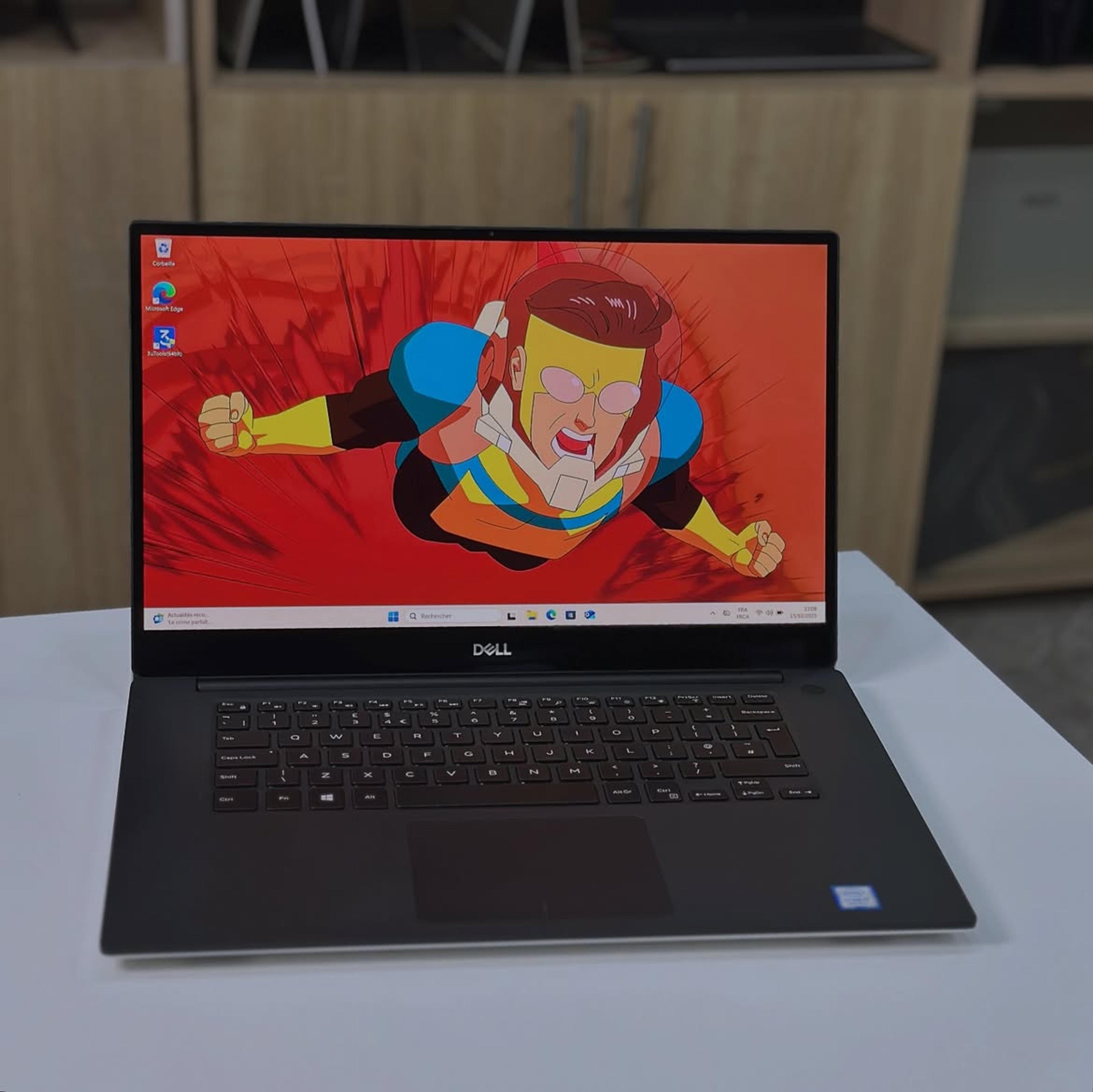 Dell XPS 15 7590 - view 2