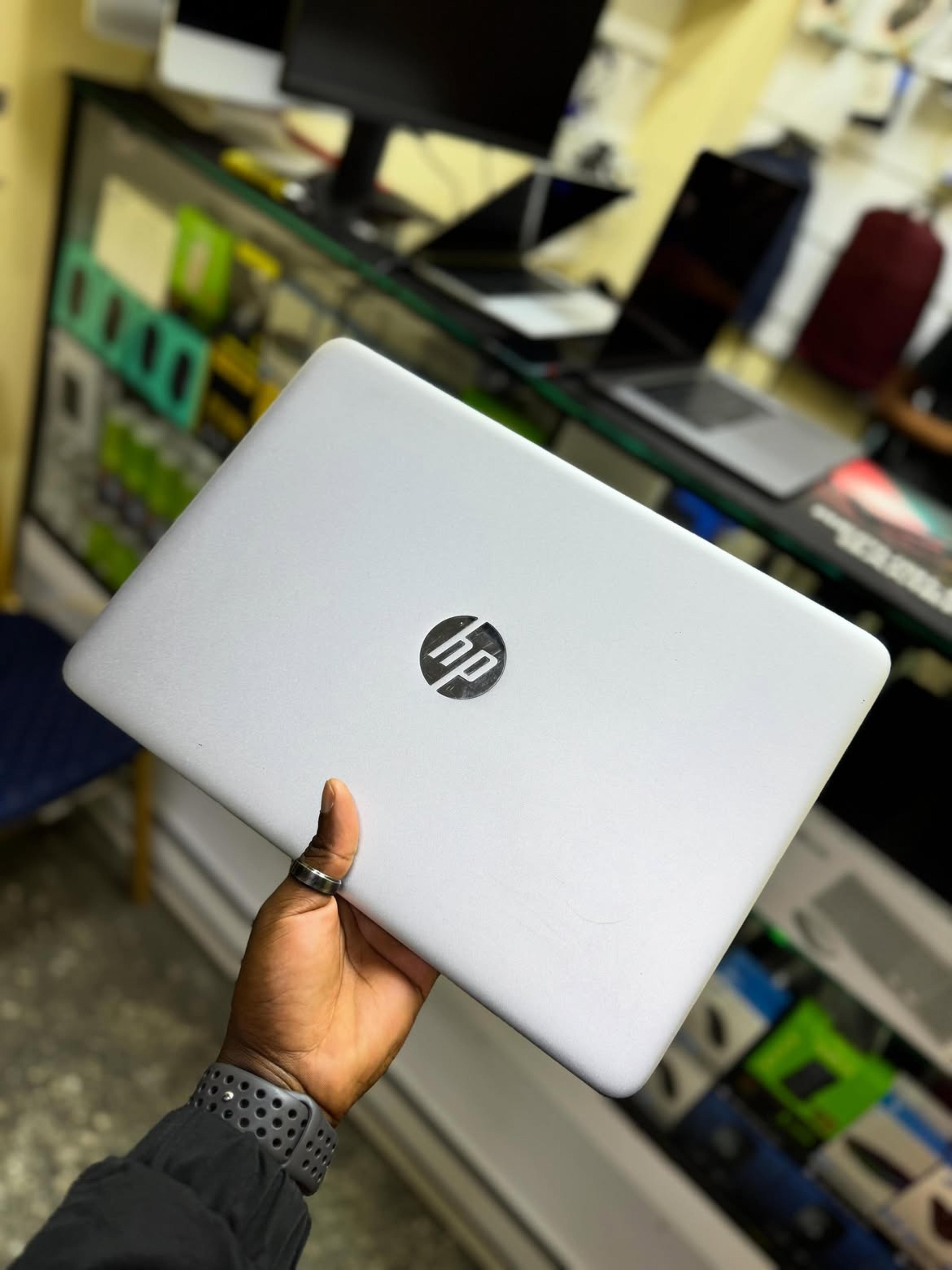 HP EliteBook 840 G4 - view 3