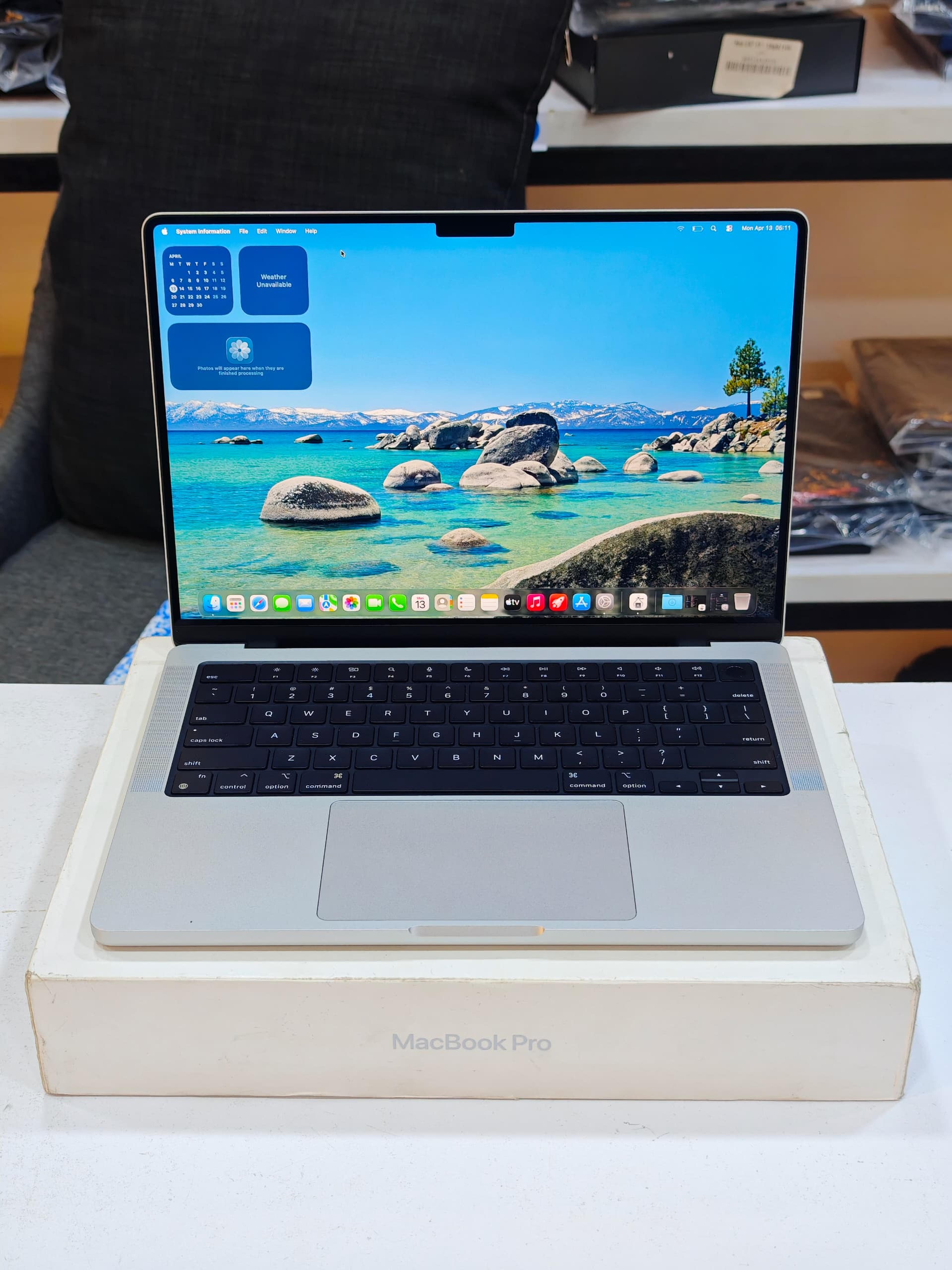 Fresh like New Openedbox 2024/2025 14inches MacBook Pro M4 Pro - view 2